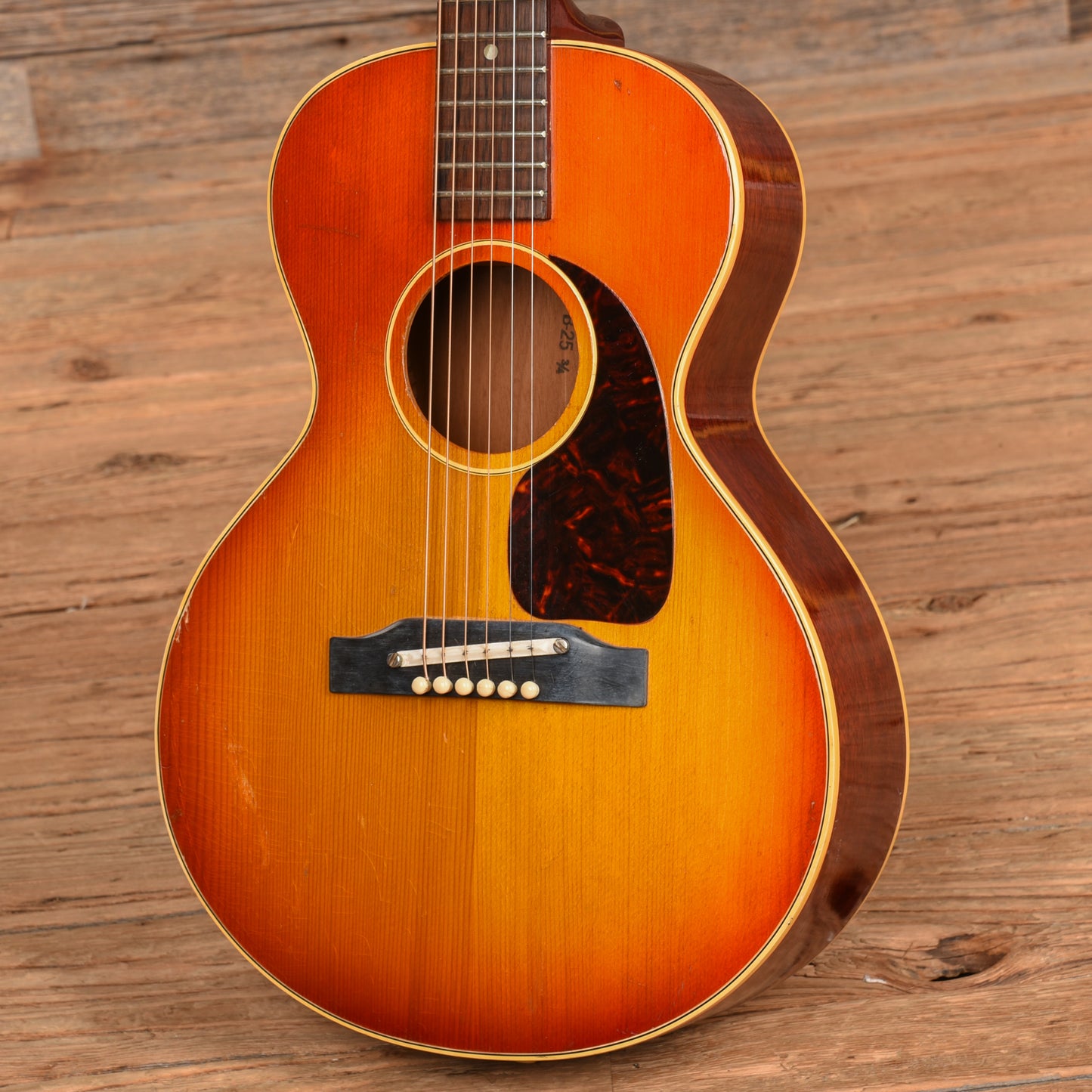 Gibson B-25 3/4 Sunburst 1960s Acoustic Guitars / Dreadnought