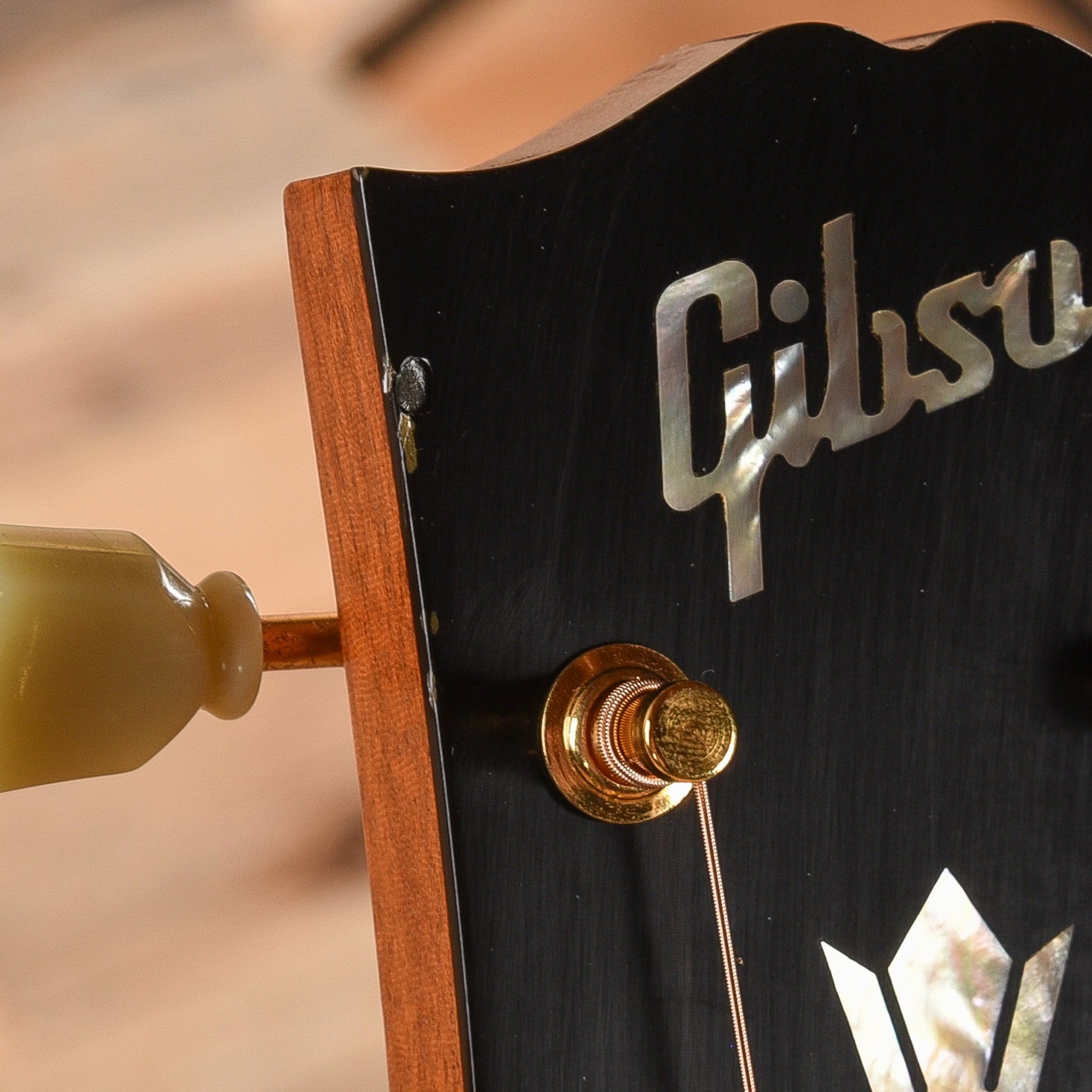 Gibson Custom 1952 SJ-185 Natural Acoustic Guitars / Dreadnought