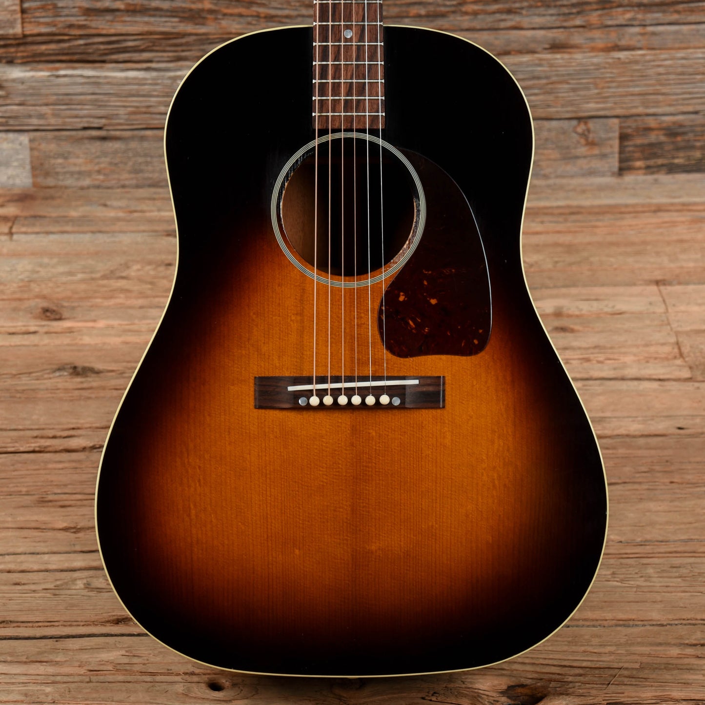 Gibson Custom Shop Murphy Lab '42 Banner J-45 Reissue Light Aged Sunburst Acoustic Guitars / Dreadnought