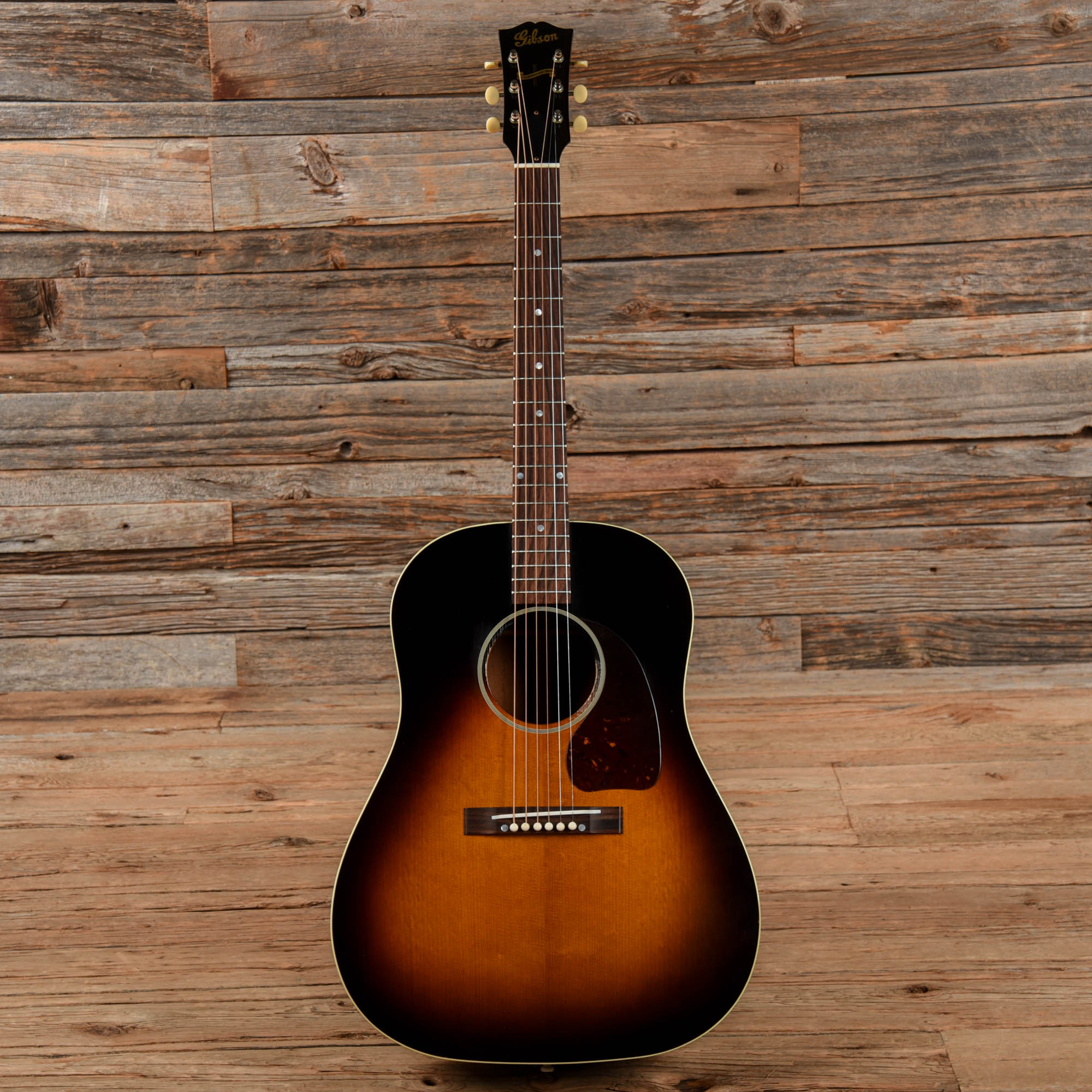 Gibson Custom Shop Murphy Lab '42 Banner J-45 Reissue Light Aged Sunburst Acoustic Guitars / Dreadnought