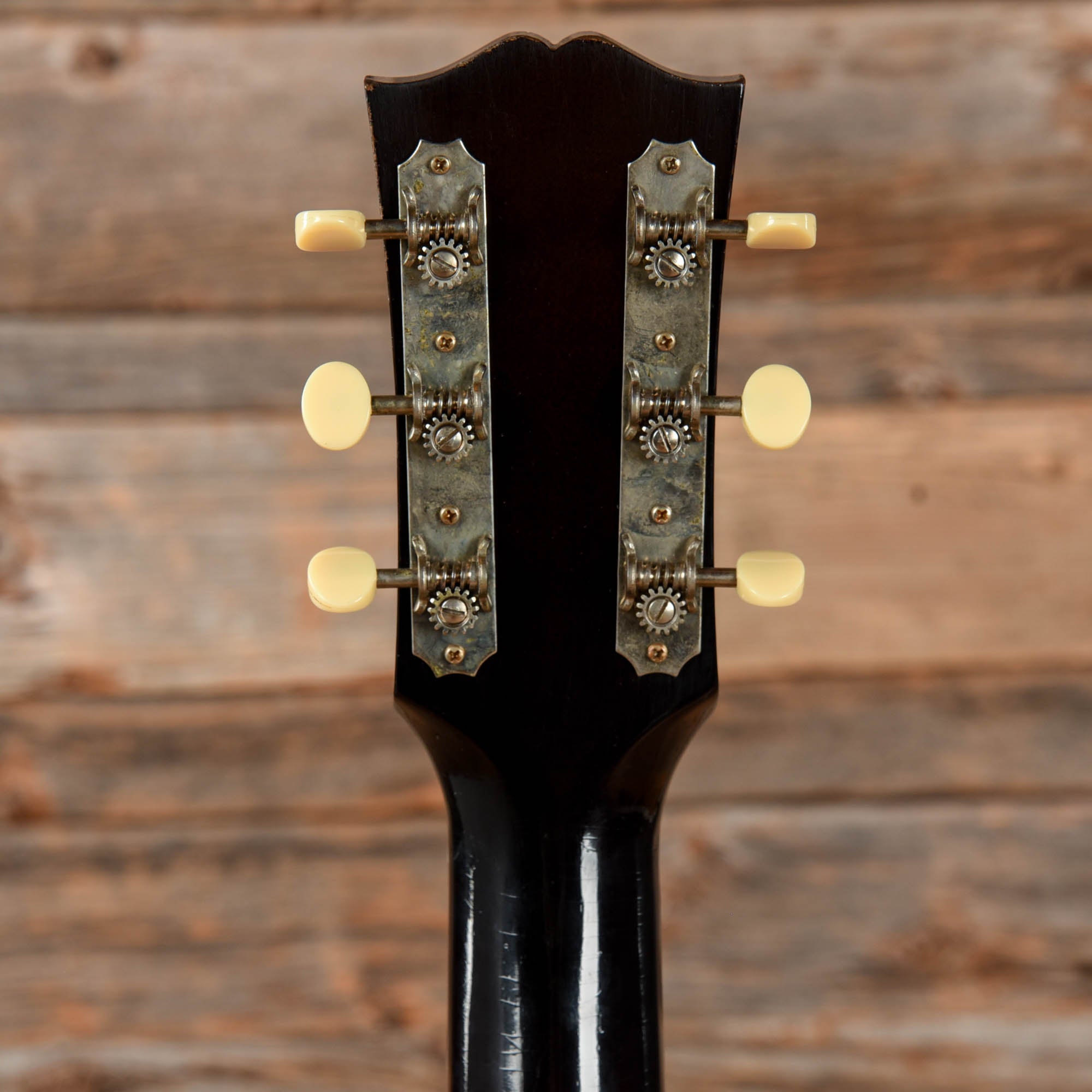 Gibson Custom Shop Murphy Lab '42 Banner J-45 Reissue Light Aged Sunburst Acoustic Guitars / Dreadnought