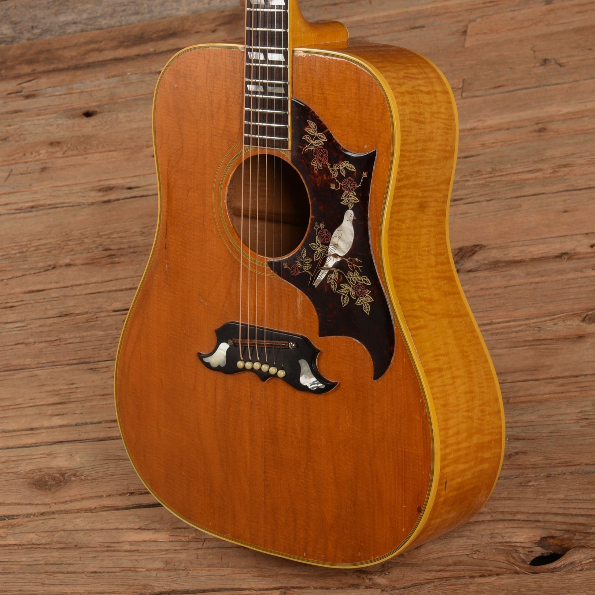 Gibson Dove Natural 1969 Acoustic Guitars / Dreadnought