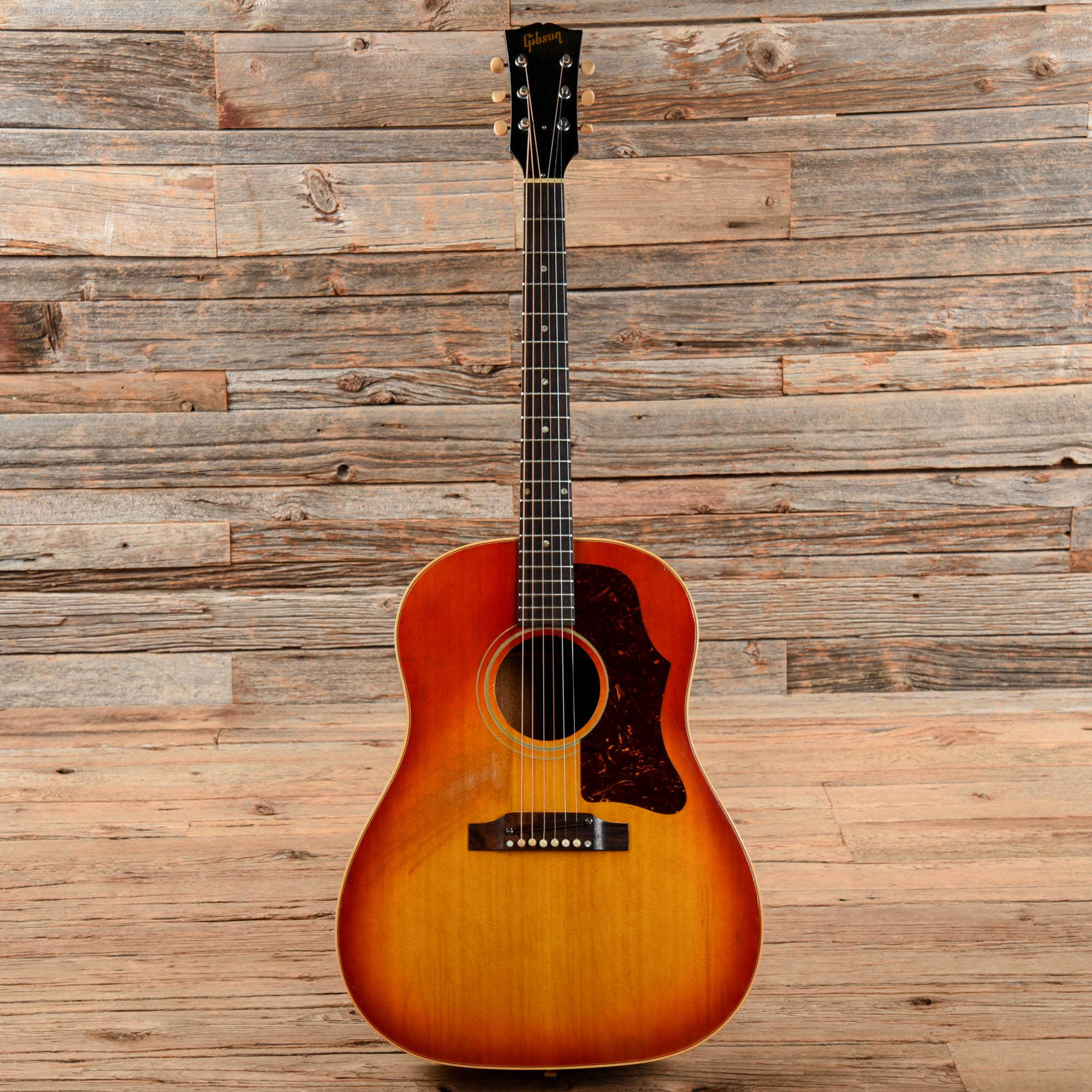 Gibson J-45 Sunburst 1967 Acoustic Guitars / Dreadnought