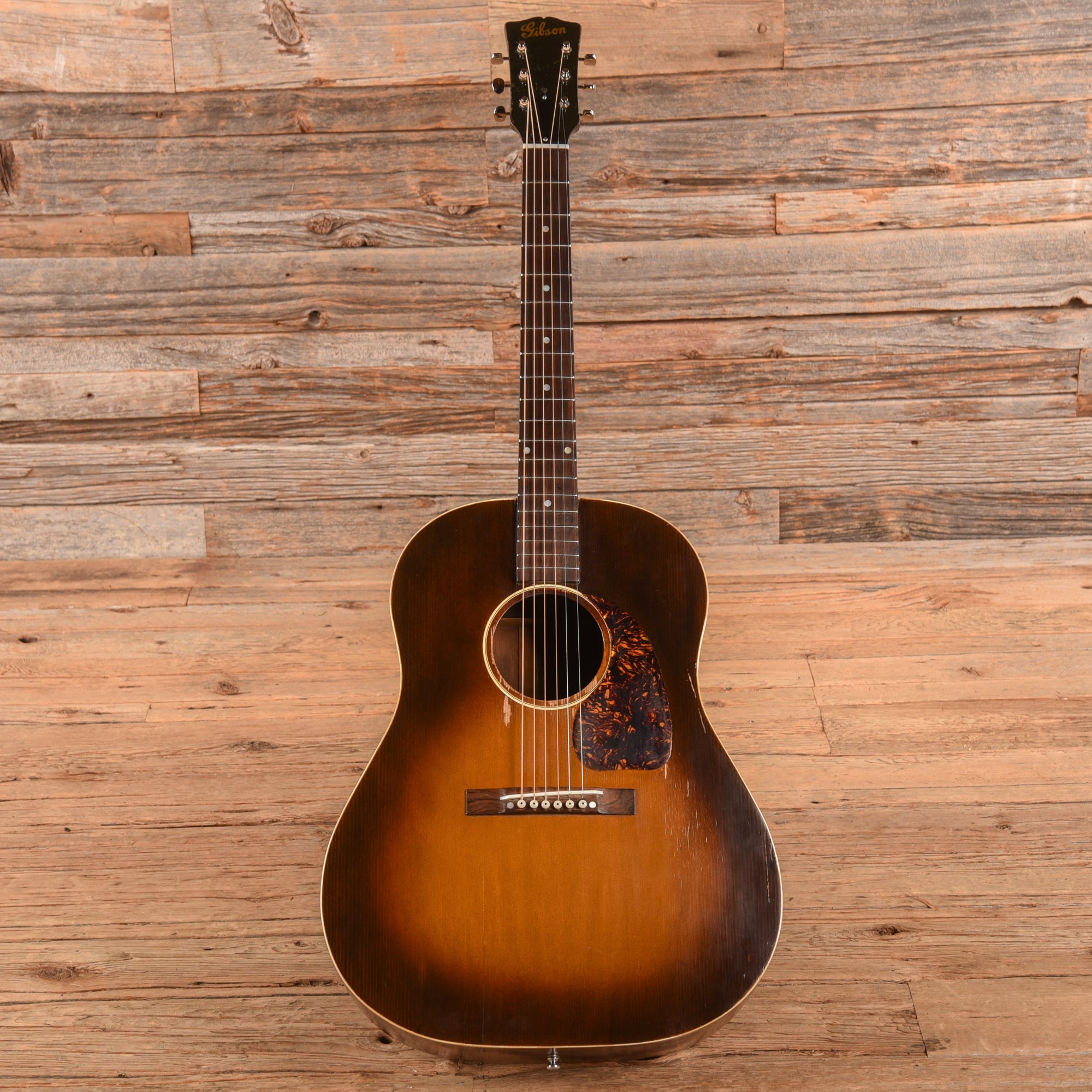 Gibson J-45 Sunburst Refin 1947 Acoustic Guitars / Dreadnought