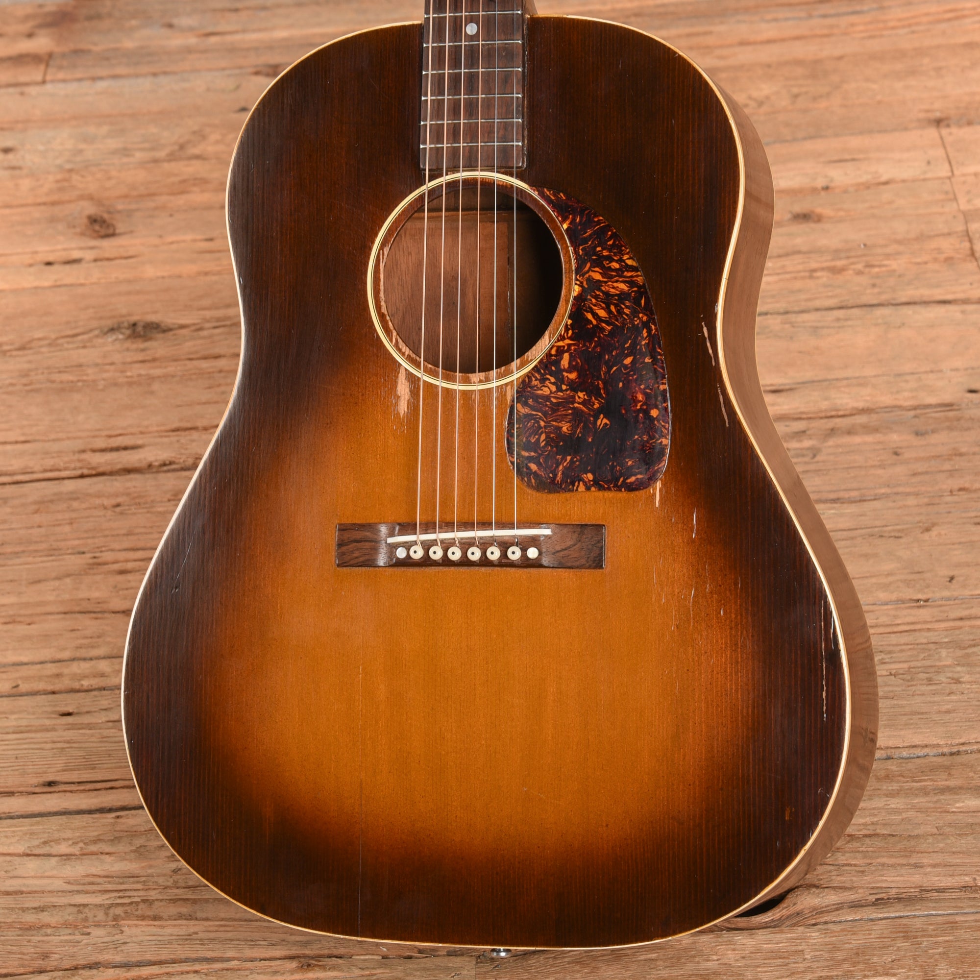 Gibson J-45 Sunburst Refin 1947 Acoustic Guitars / Dreadnought