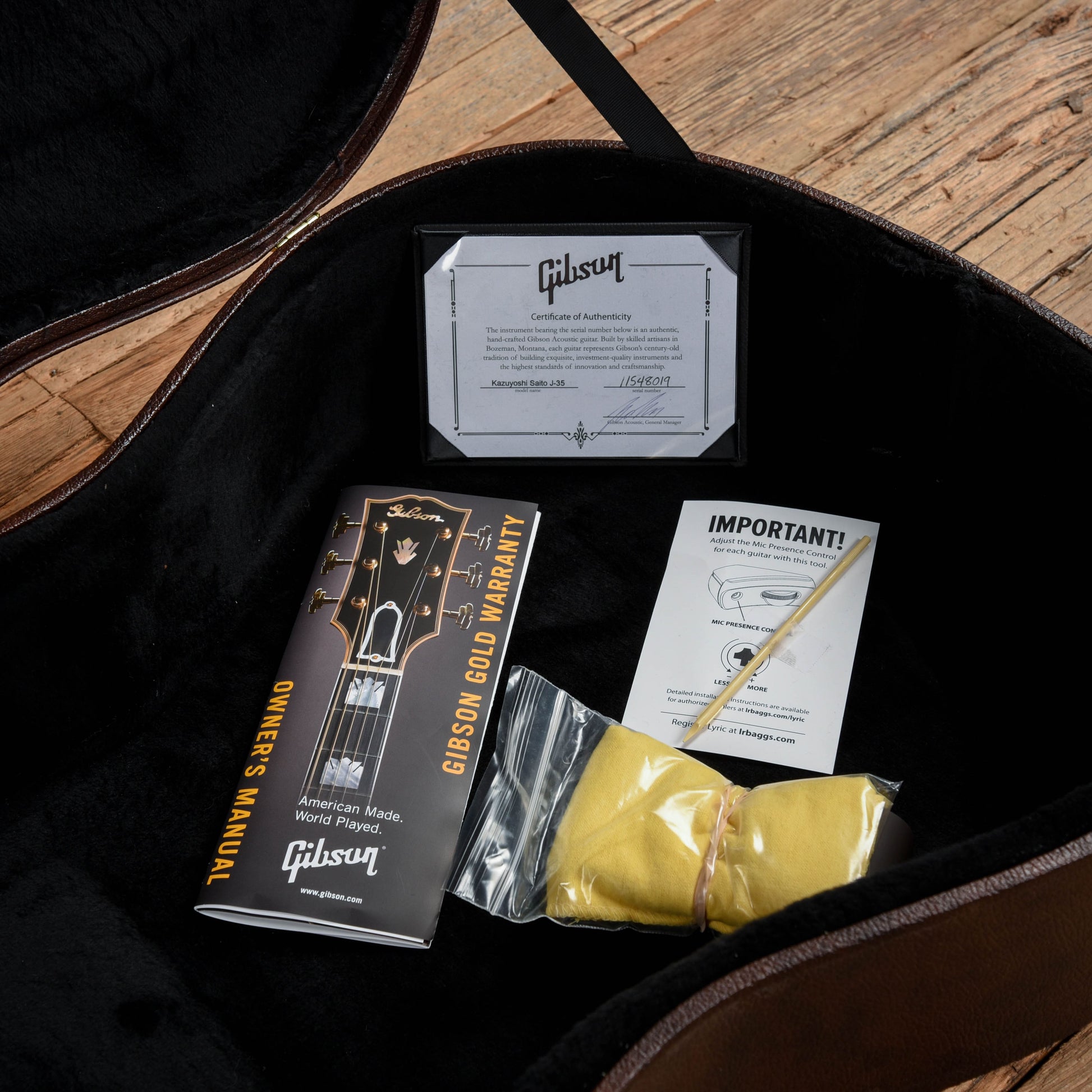 Gibson Kazuyoshi Saito J-35 Ebony 2018 Acoustic Guitars / Dreadnought