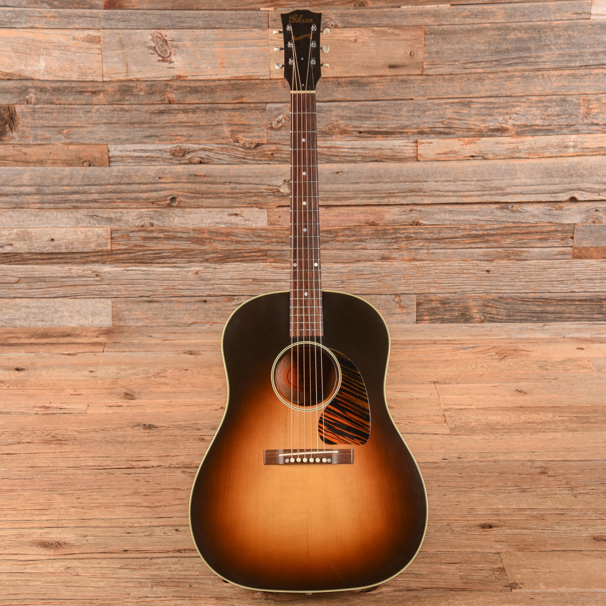 Gibson Custom 1942 Banner J-45 Sunburst 2013 Acoustic Guitars