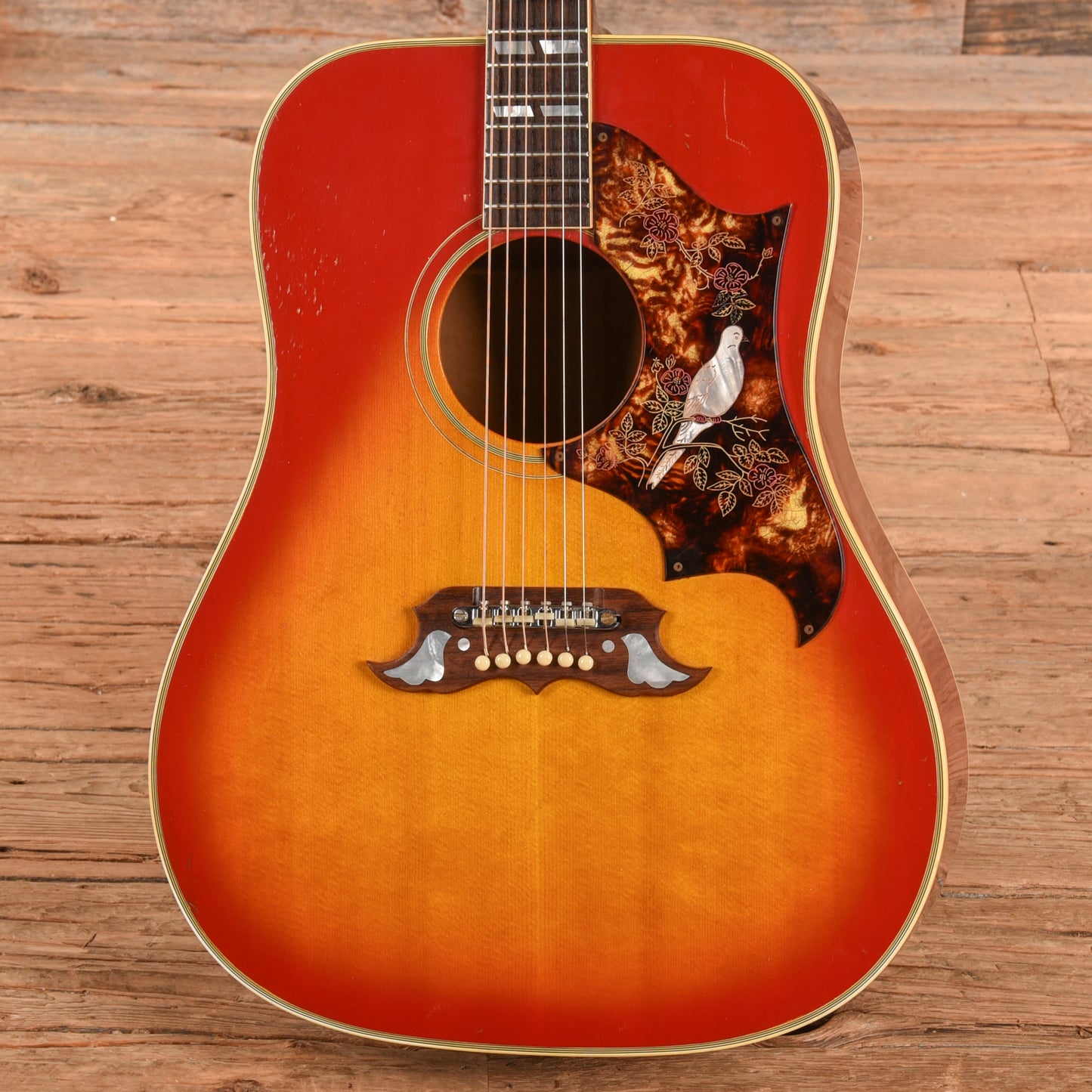 Gibson Dove Sunburst 1968 Acoustic Guitars
