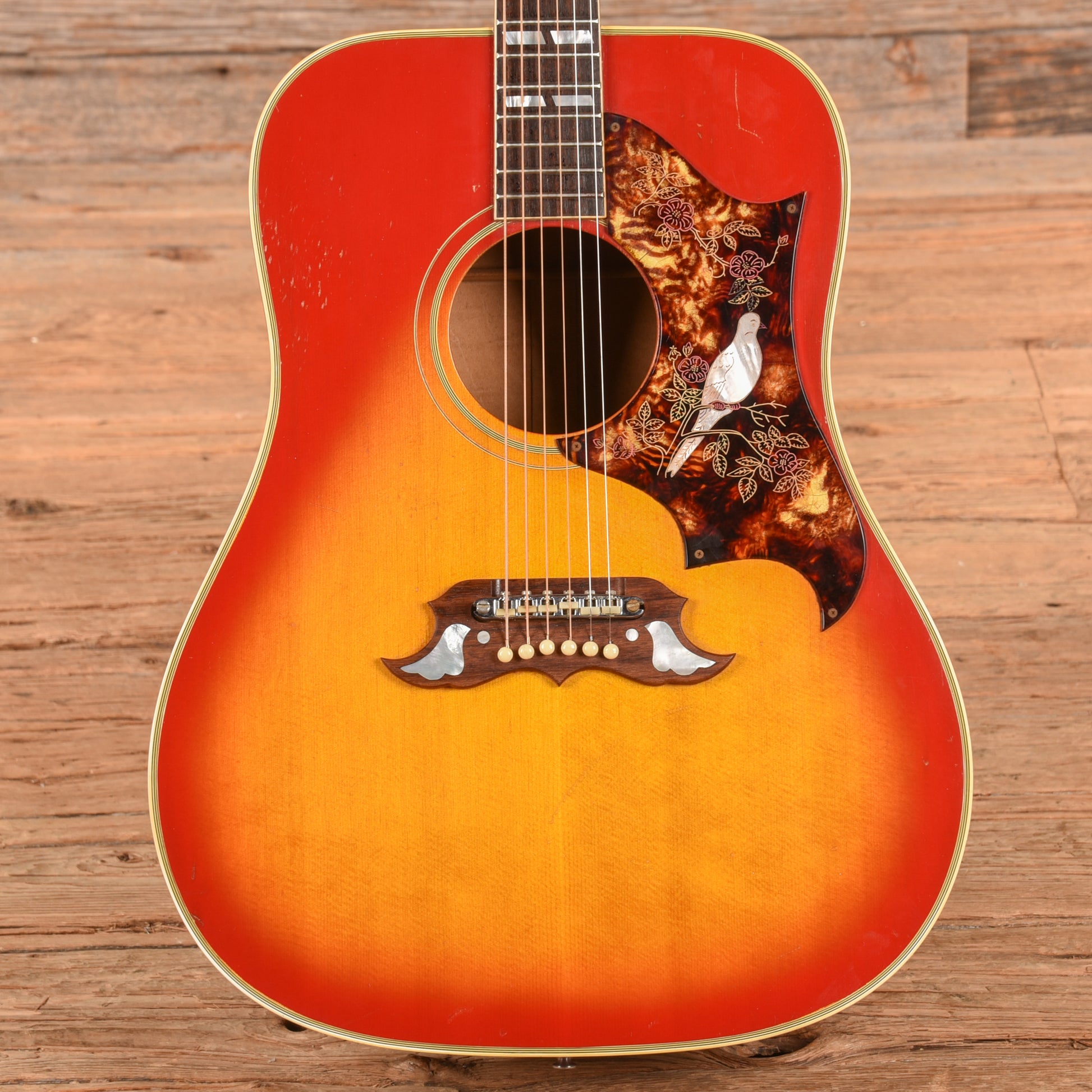Gibson Dove Sunburst 1968 Acoustic Guitars