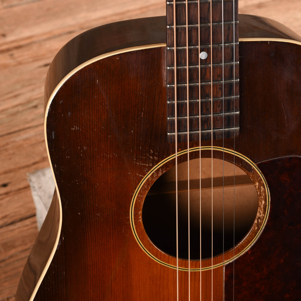 Gibson L-50 Roundhole Sunburst 1932 Acoustic Guitars