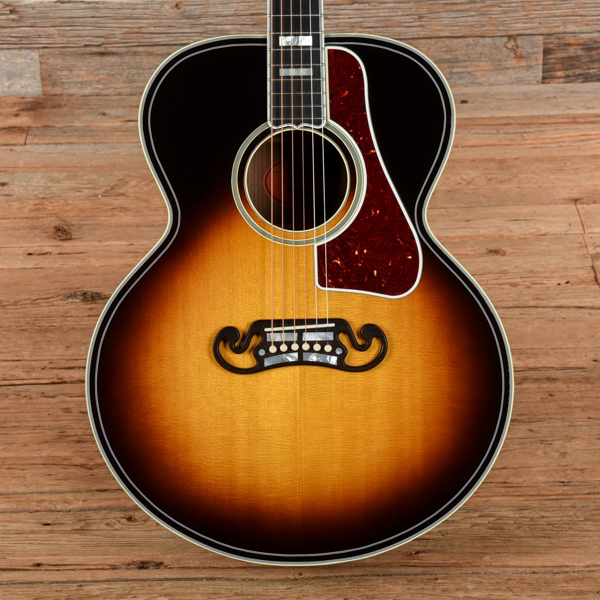 Gibson SJ-200 Western Classic Vintage Sunburst 2023 Acoustic Guitars