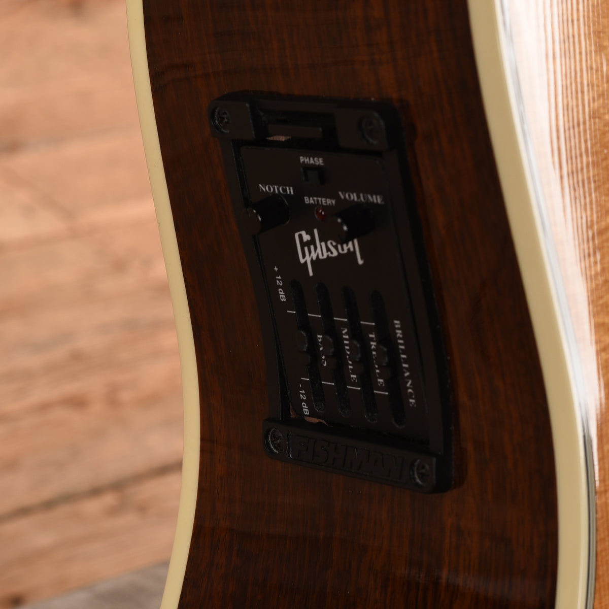 Gibson Songwriter Deluxe Studio Natural 2004 Acoustic Guitars