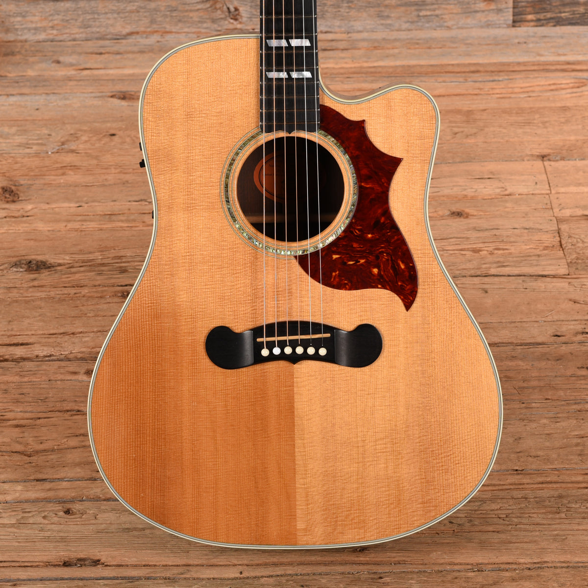 Gibson Songwriter Deluxe Studio Natural 2004 Acoustic Guitars