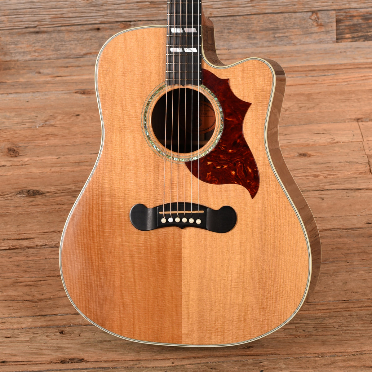 Gibson Songwriter Deluxe Studio Natural 2004 Acoustic Guitars