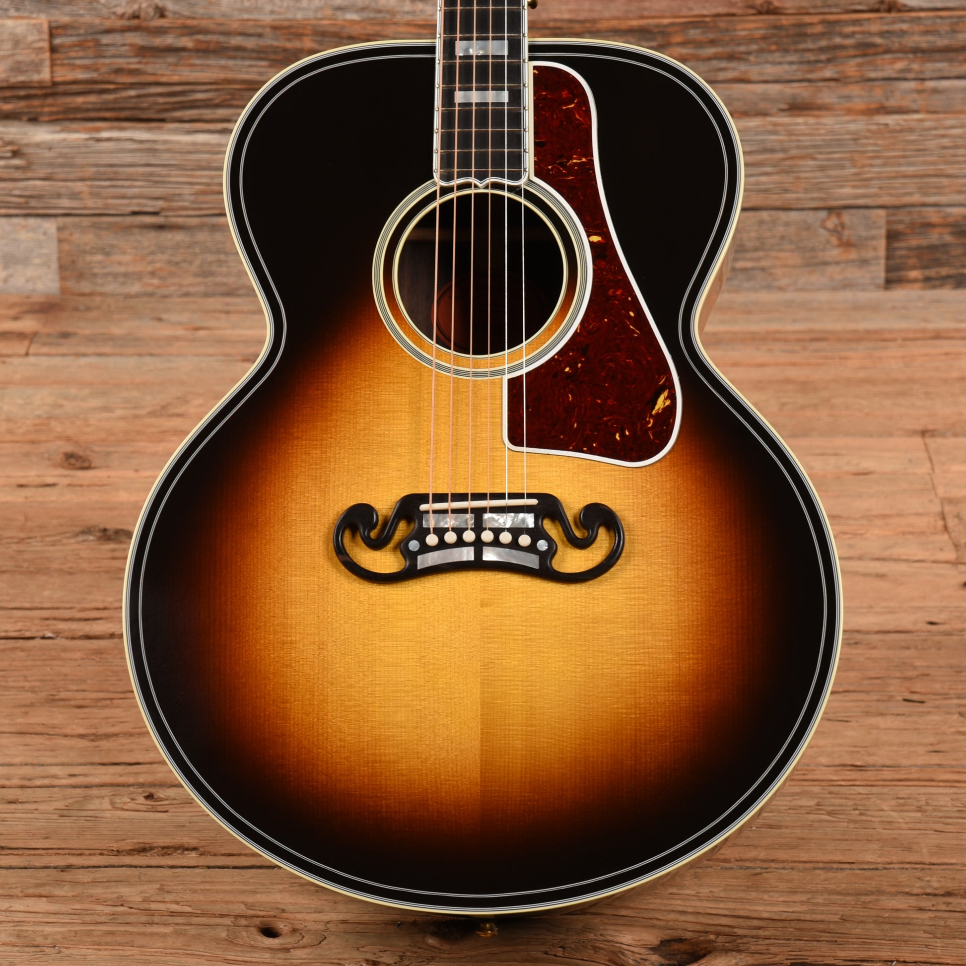 Gibson J-200 Country Western Sunburst 2023 Acoustic Guitars / Jumbo