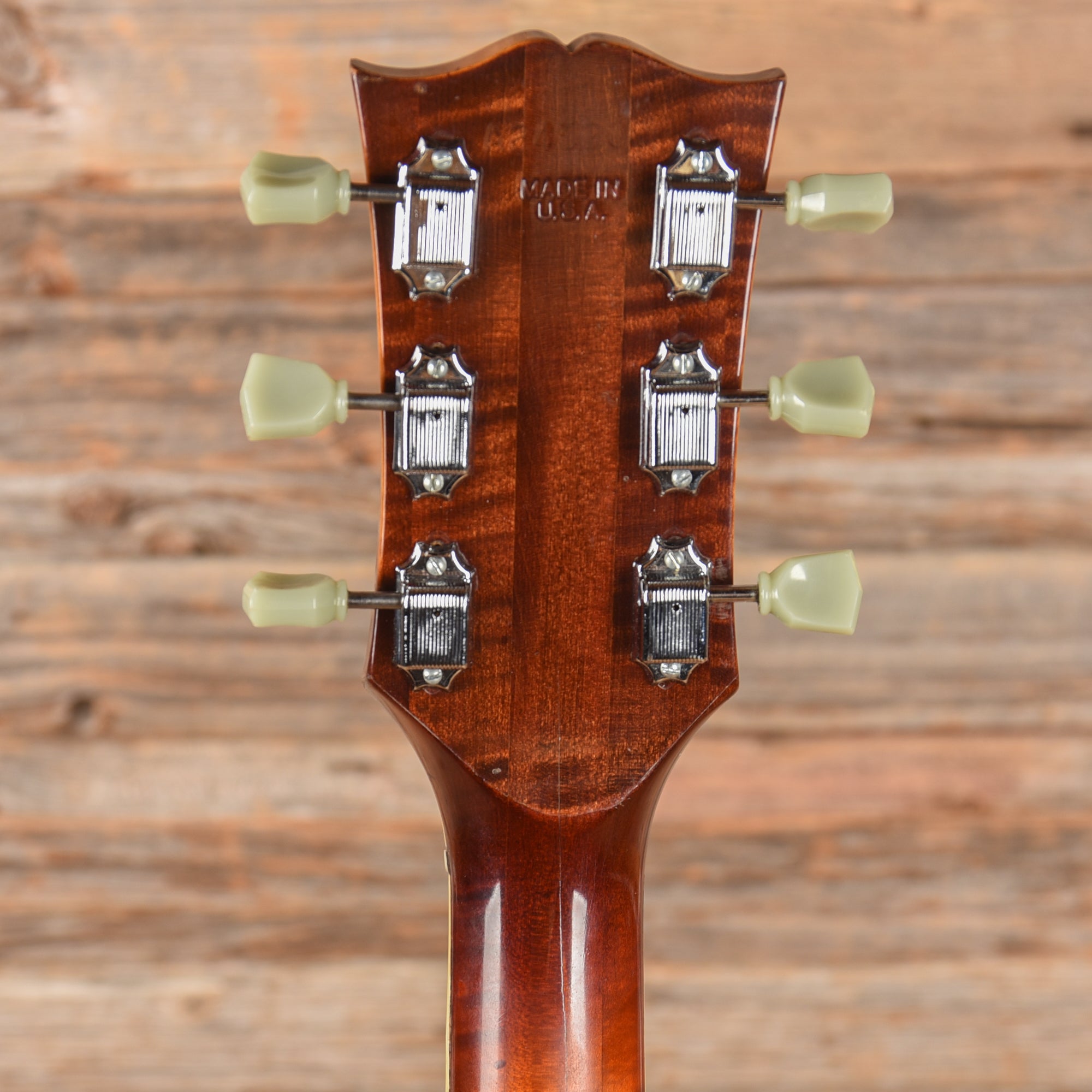 Gibson J-200 Sunburst 1974 Acoustic Guitars / Jumbo