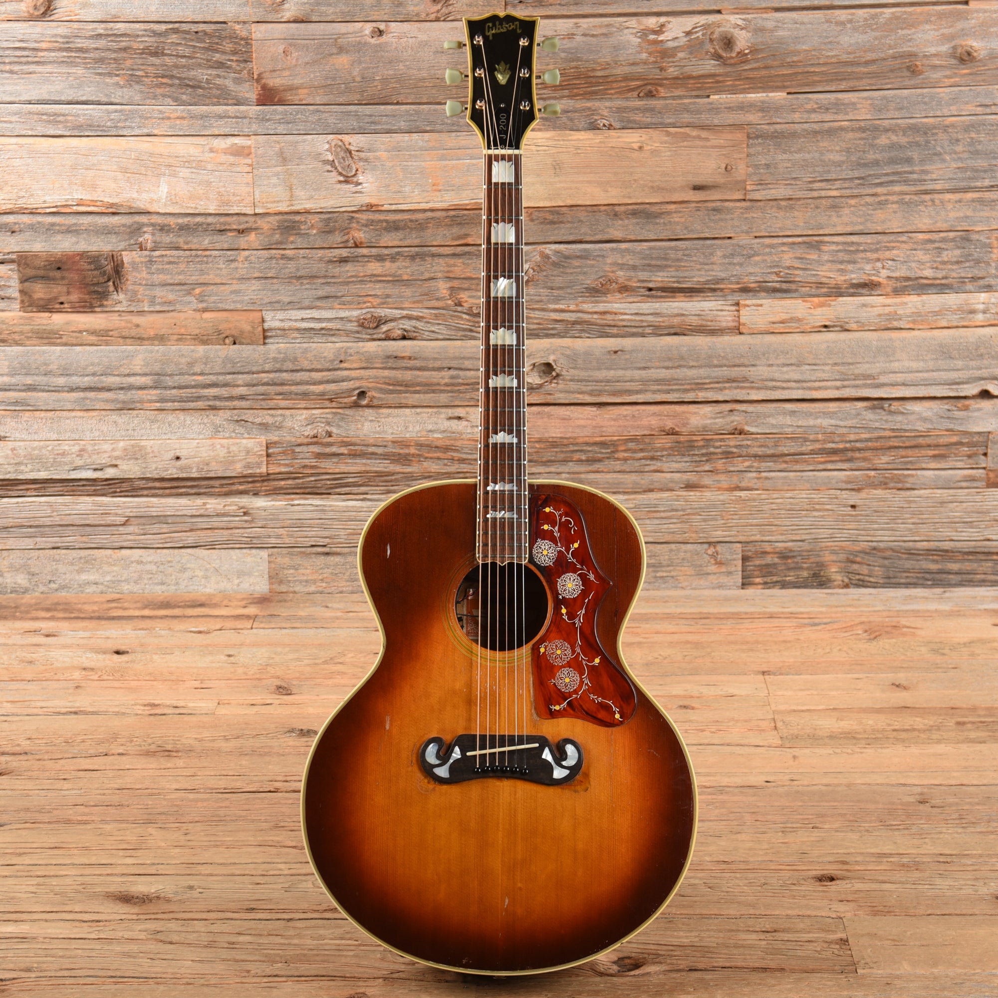 Gibson J-200 Sunburst 1974 Acoustic Guitars / Jumbo