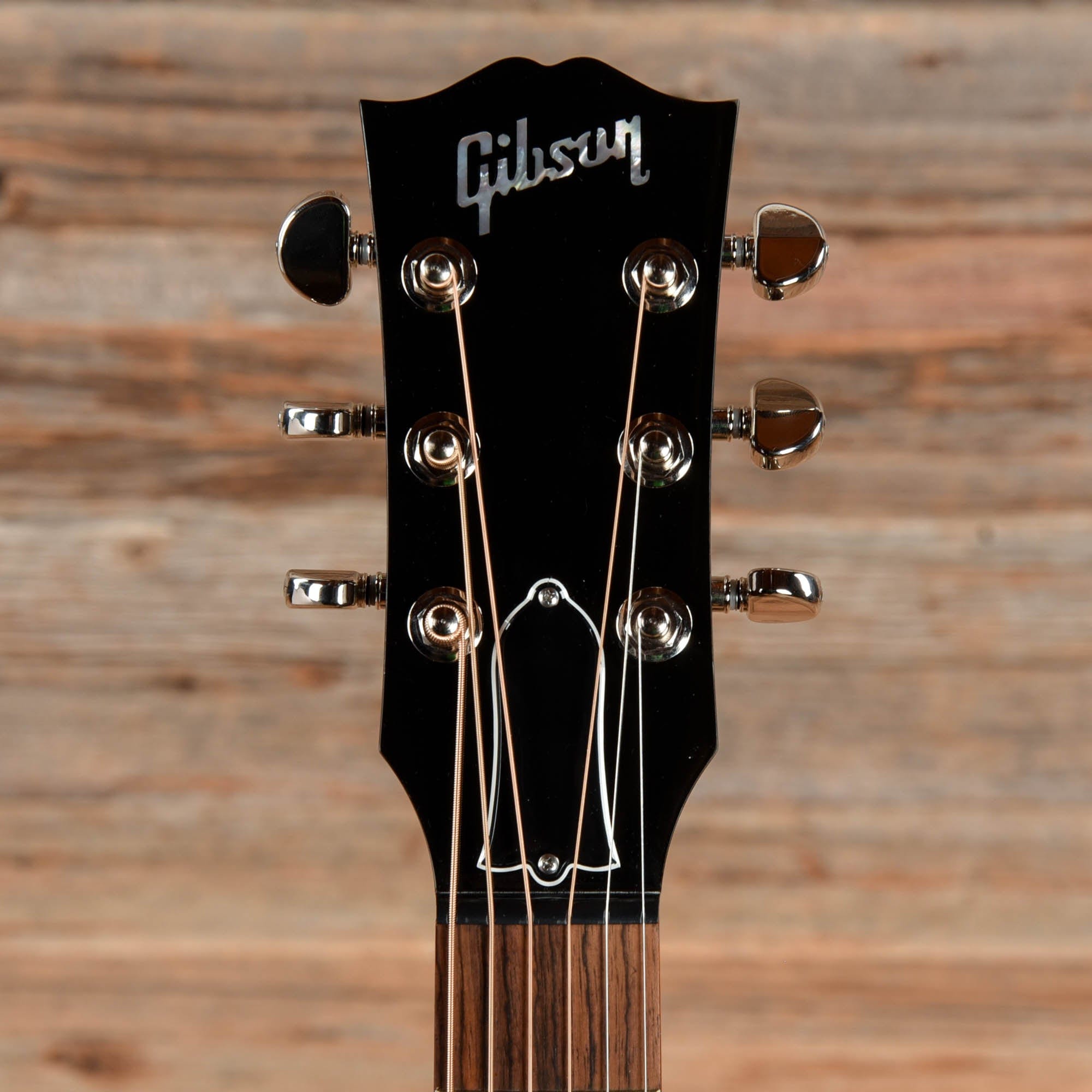 Gibson J-45 Standard Sunburst 2023 – Chicago Music Exchange