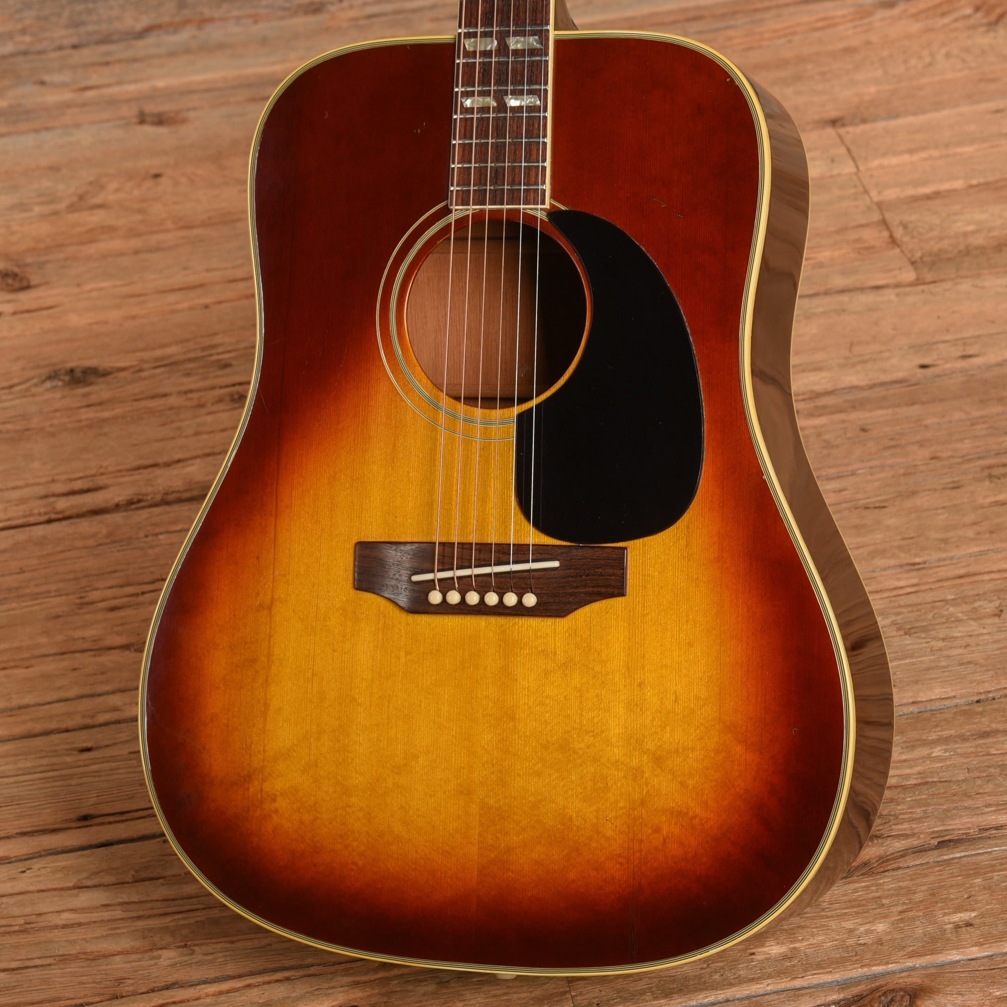 Gibson Southern Jumbo Sunburst 1969 Acoustic Guitars / Jumbo