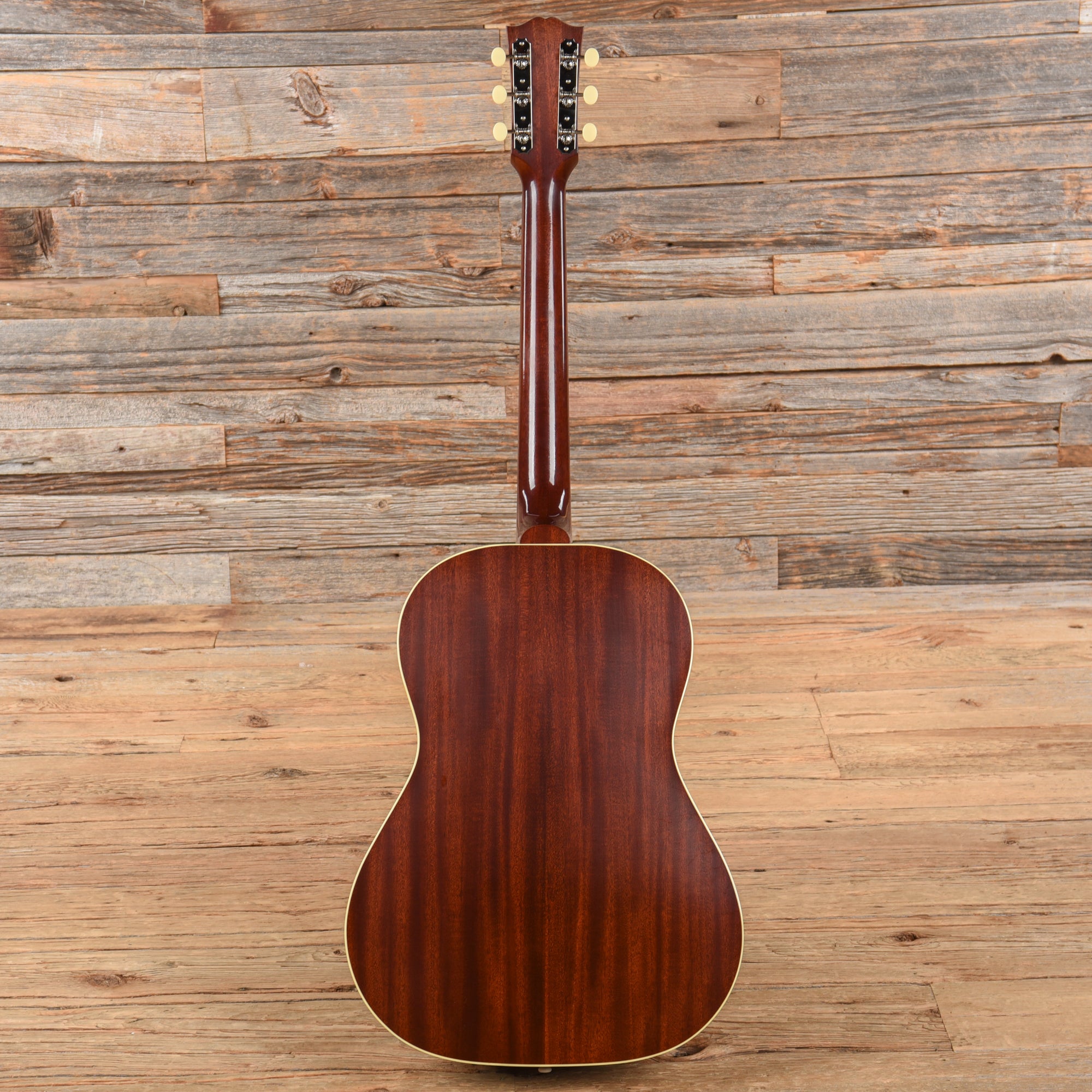 Gibson Custom Shop Historic Reissue 1942 Banner LG-2 Vintage Sunburst Acoustic Guitars / Parlor