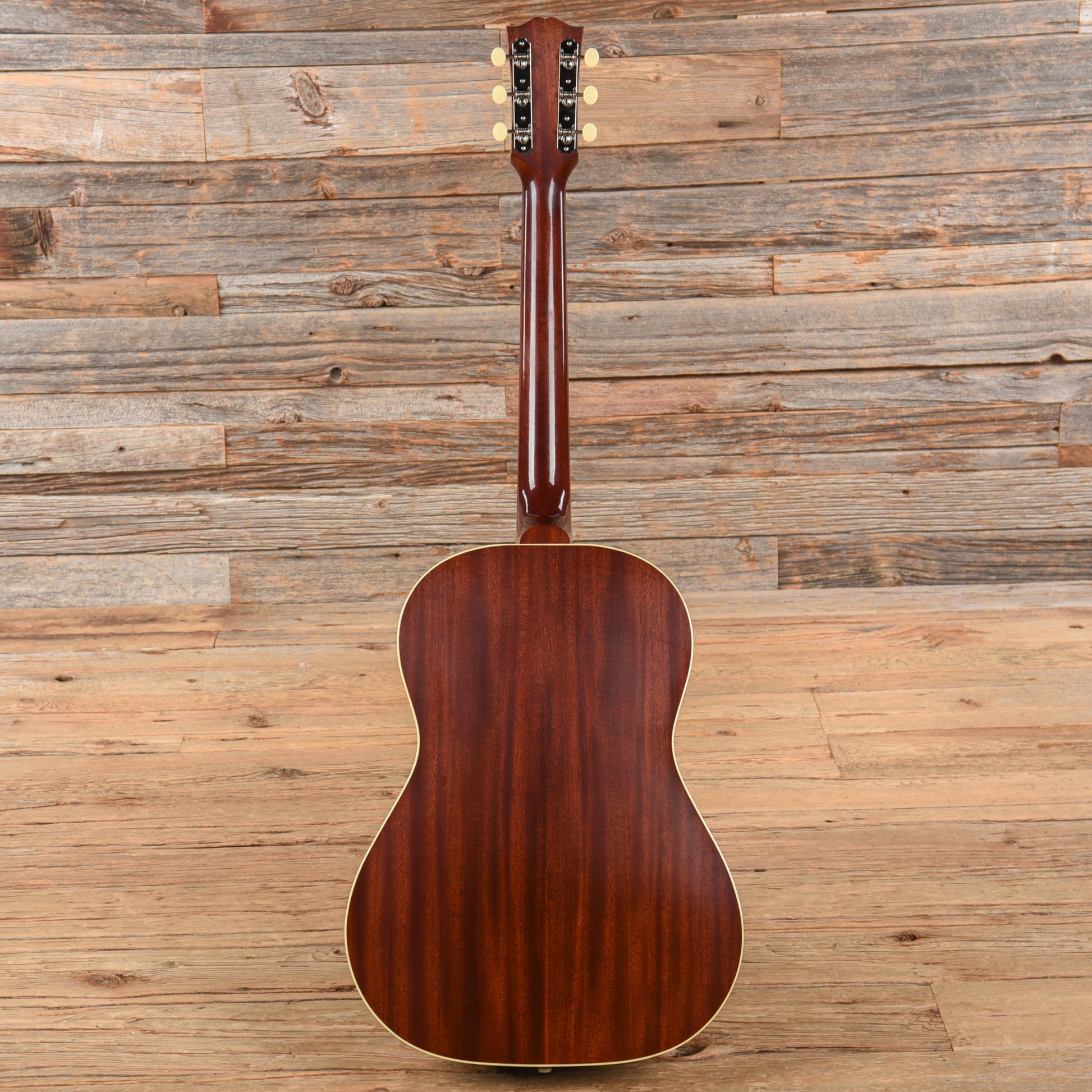 Gibson Custom Shop Historic Reissue 1942 Banner LG-2 Vintage Sunburst Acoustic Guitars / Parlor