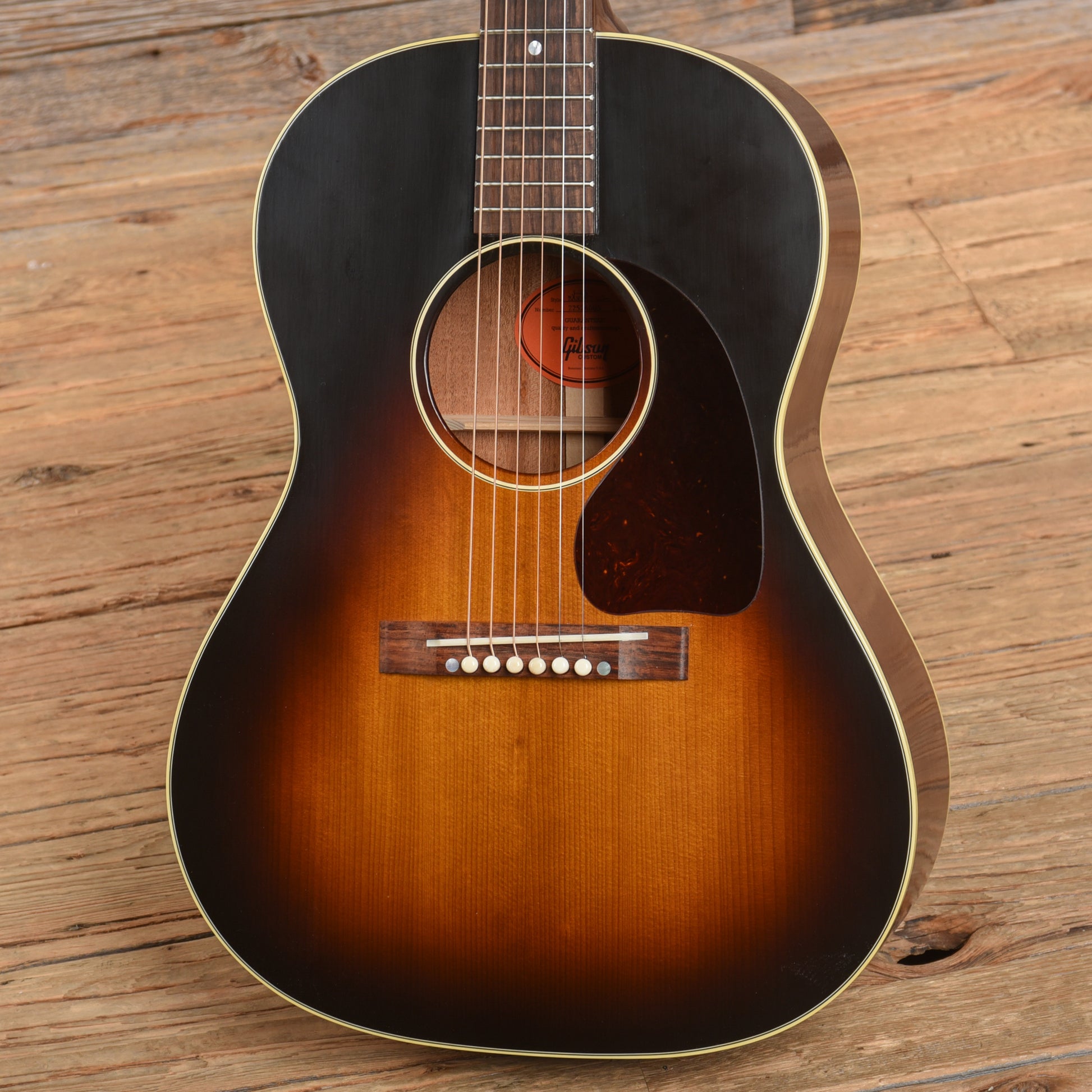 Gibson Custom Shop Historic Reissue 1942 Banner LG-2 Vintage Sunburst Acoustic Guitars / Parlor
