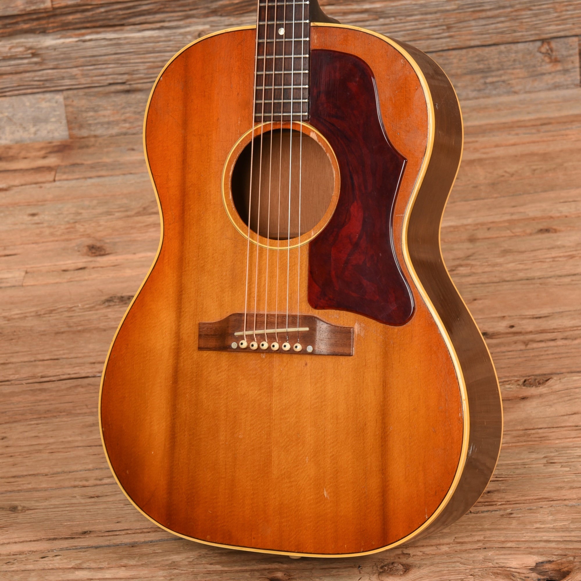Gibson LG-1 Sunburst 1965 Acoustic Guitars / Parlor