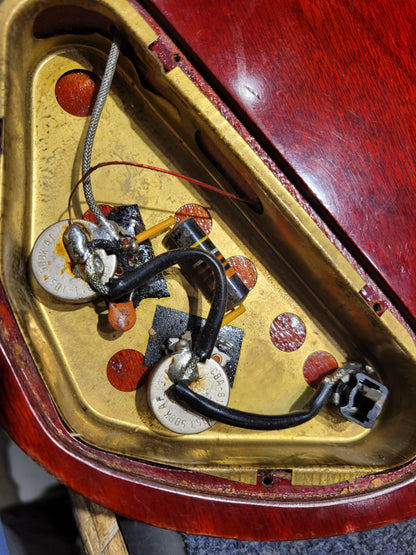 Gibson EB-0 Cherry 1966 Bass Guitars / 4-String