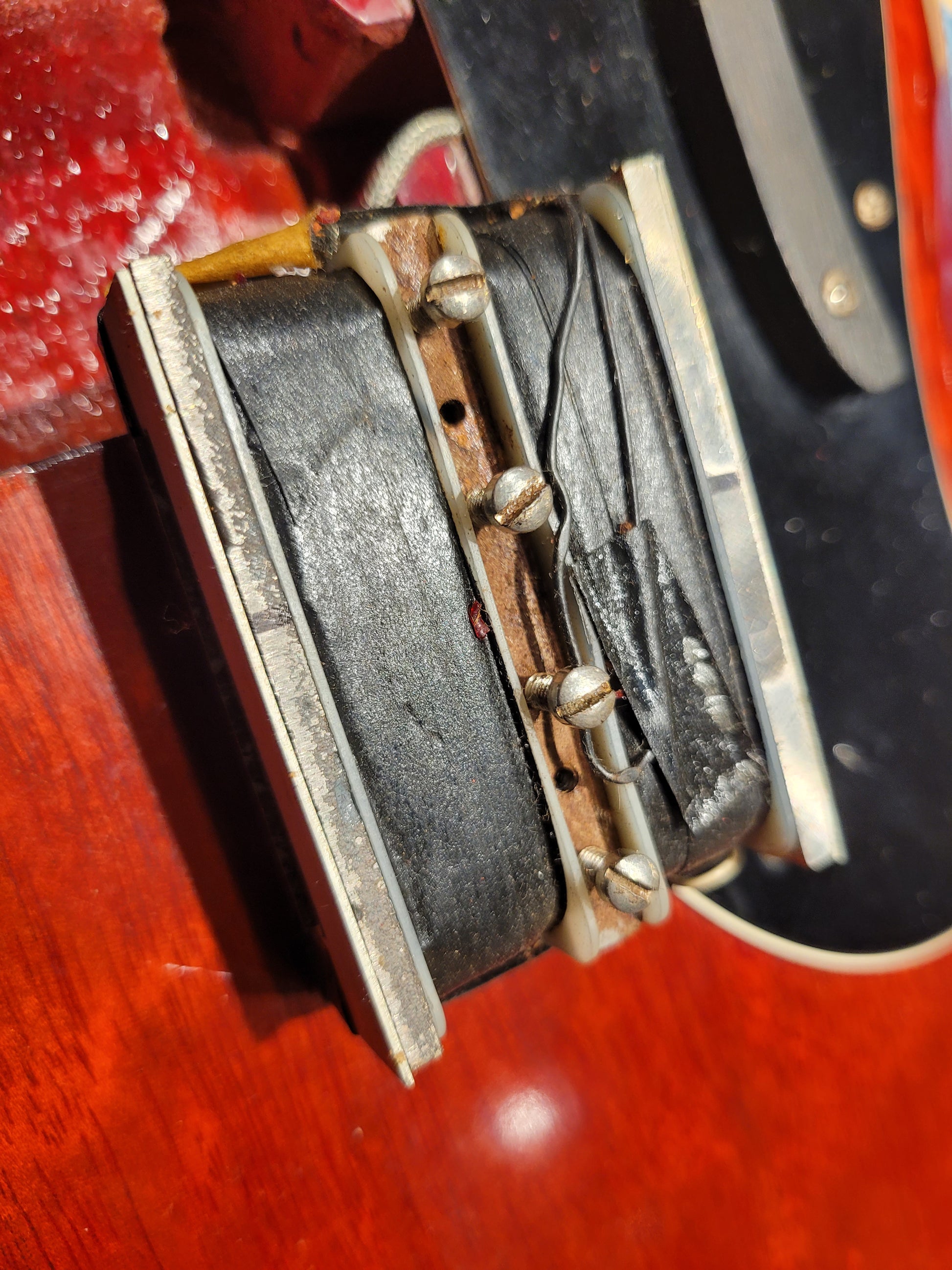 Gibson EB-0 Cherry 1966 Bass Guitars / 4-String