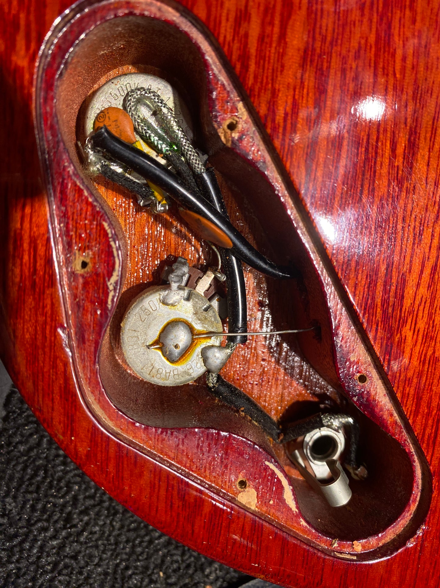 Gibson EB-0F Fuzztone Cherry 1964 Bass Guitars / 4-String
