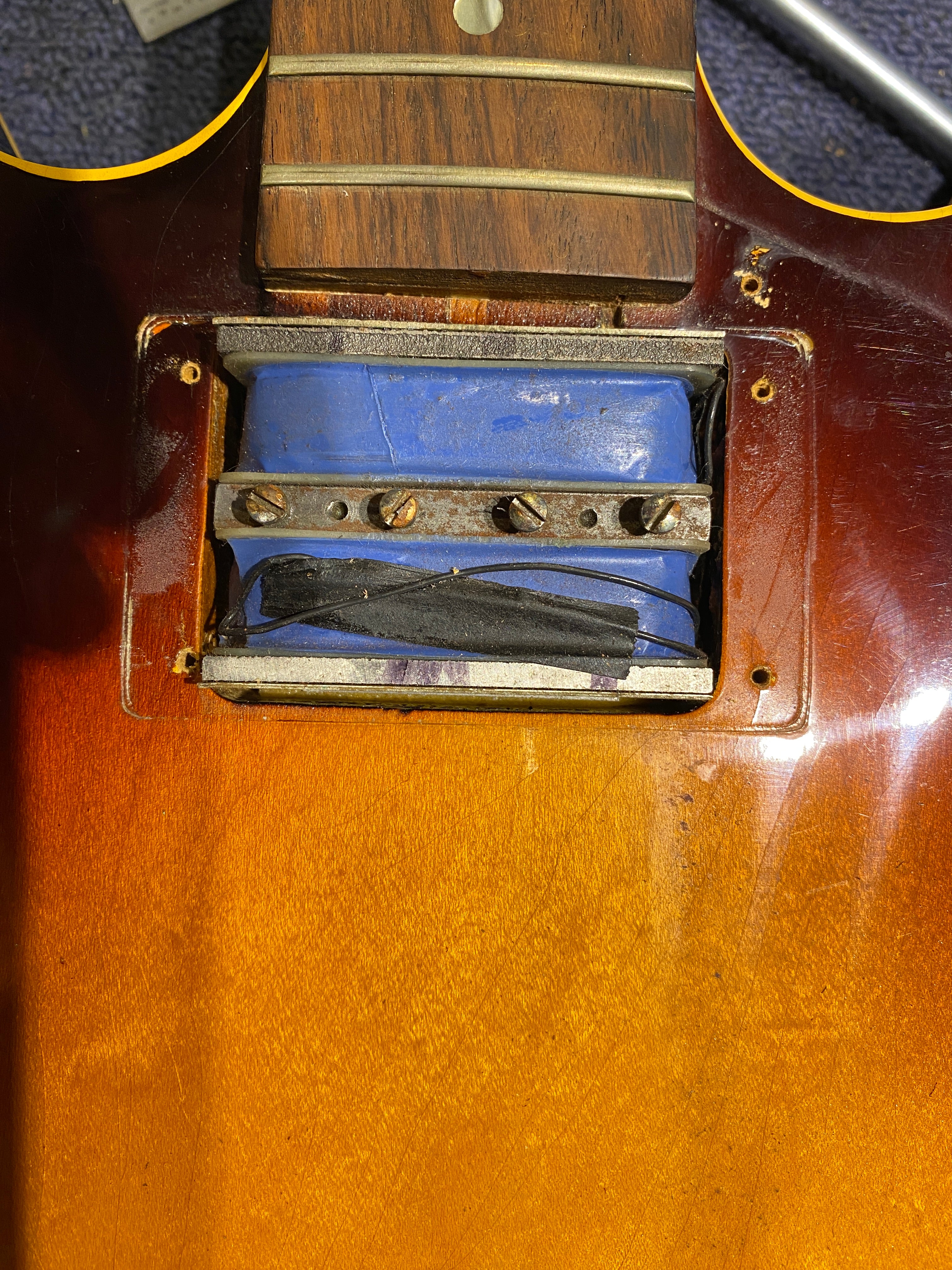 Gibson EB-2 Sunburst 1967 Bass Guitars / 4-String