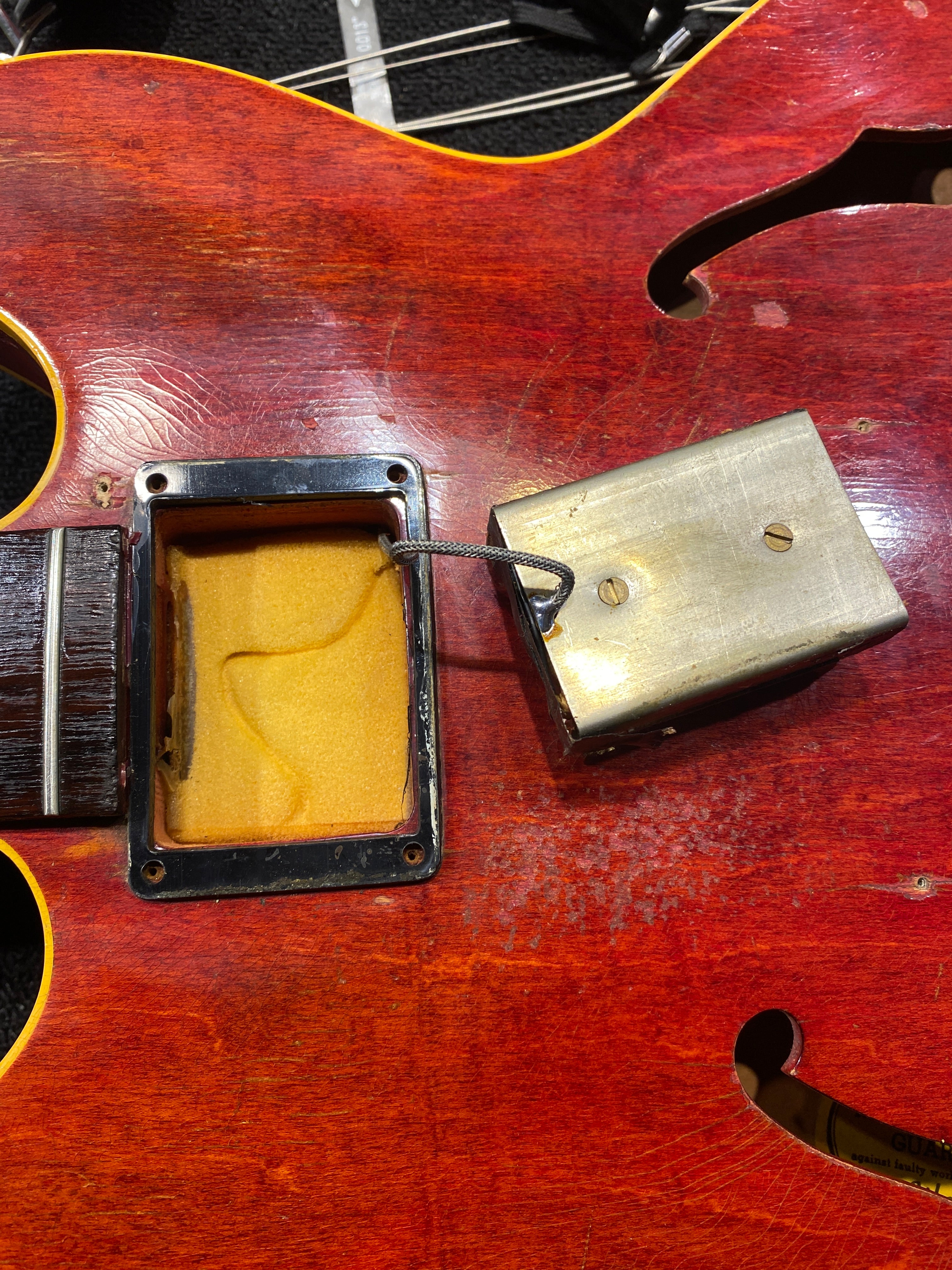 Gibson EB-2C Cherry 1968 Bass Guitars / 4-String