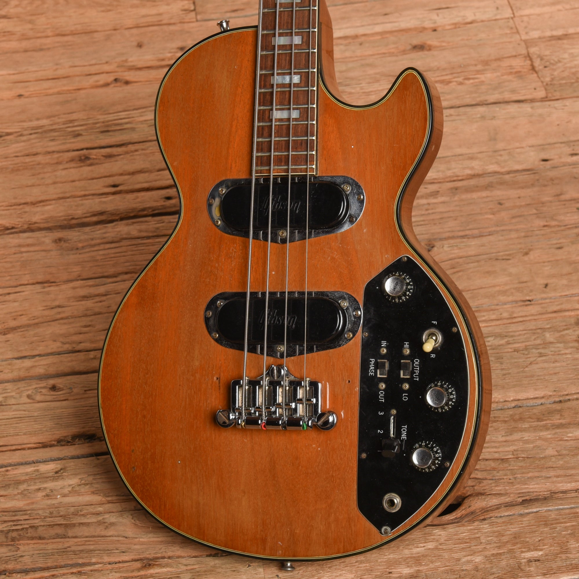 Gibson Les Paul Triumph Bass Walnut 1975 Bass Guitars / 4-String