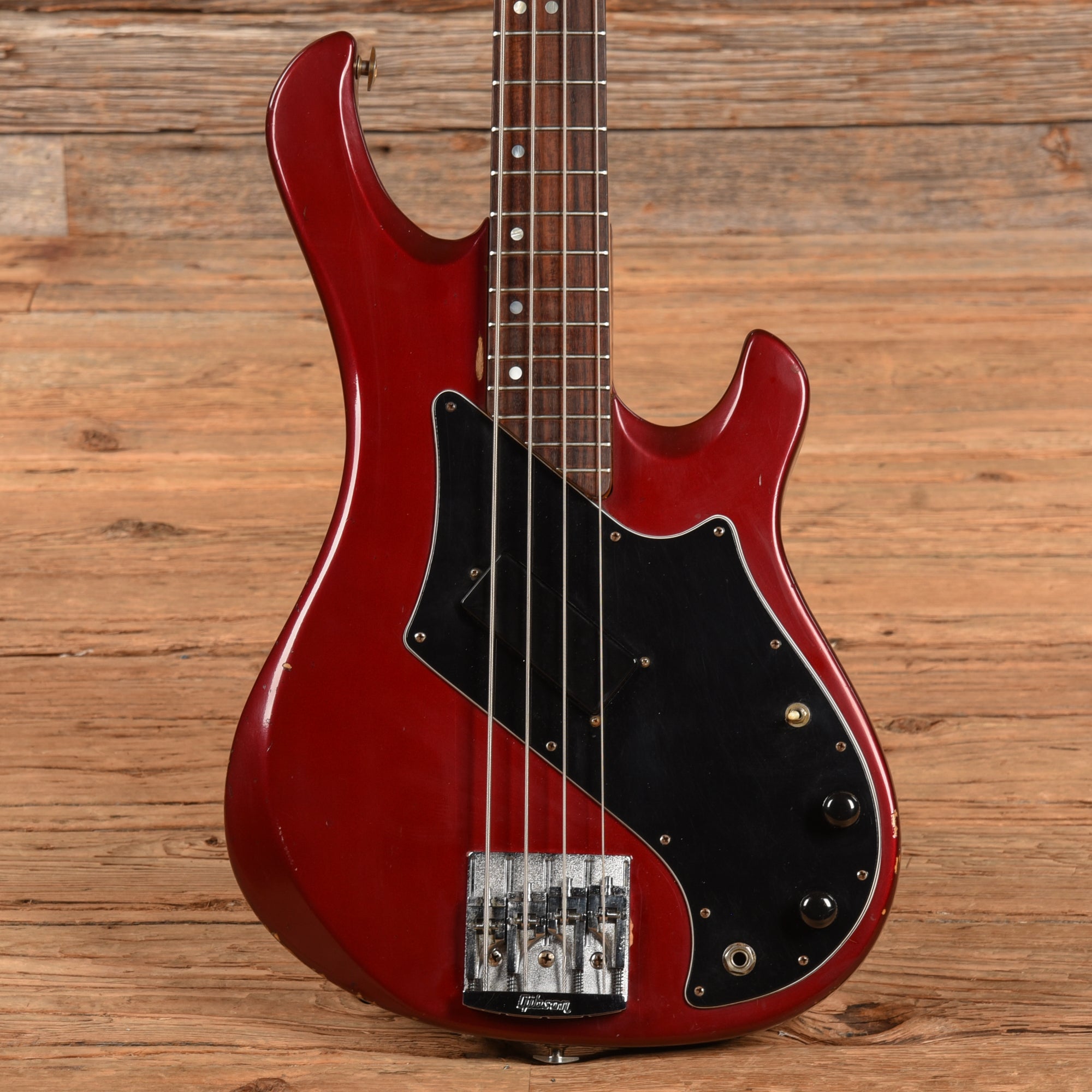 Gibson Victory Bass Candy Apple Red 1981 Bass Guitars / 4-String