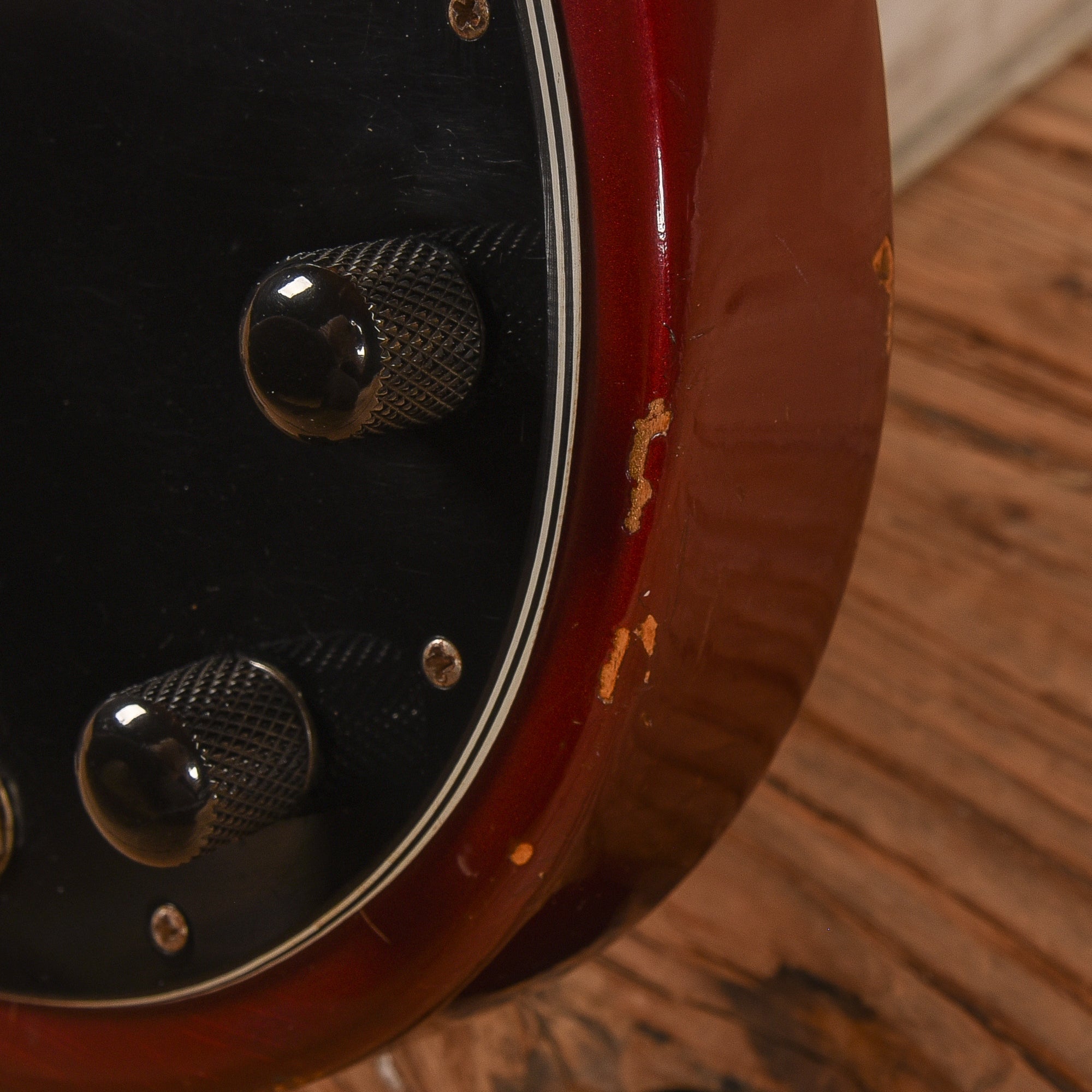 Gibson Victory Bass Candy Apple Red 1981 Bass Guitars / 4-String
