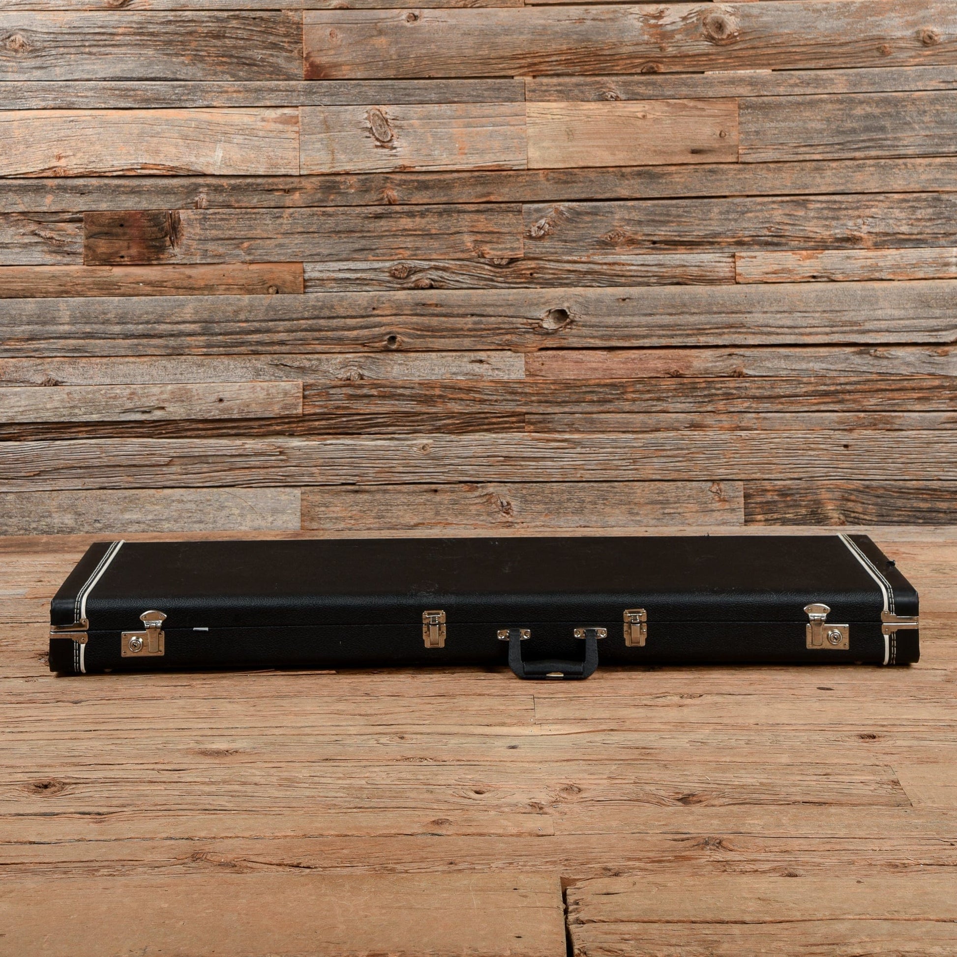 Gibson Victory Bass Red 1981 Bass Guitars / 4-String