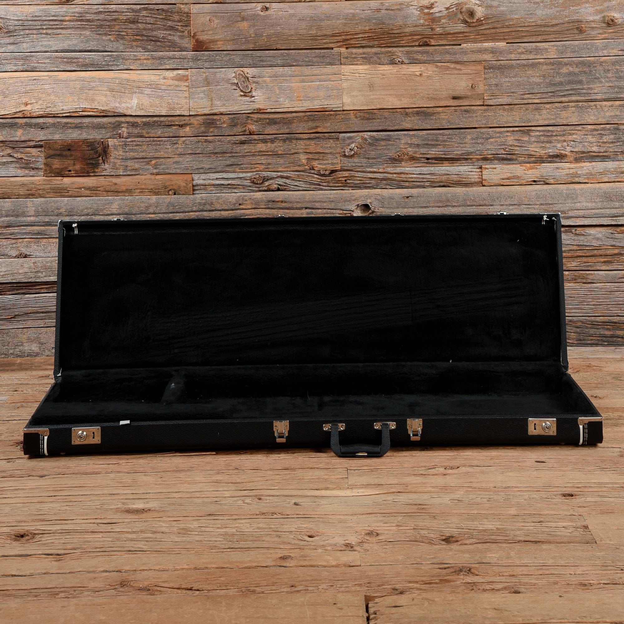 Gibson Victory Bass Red 1981 Bass Guitars / 4-String