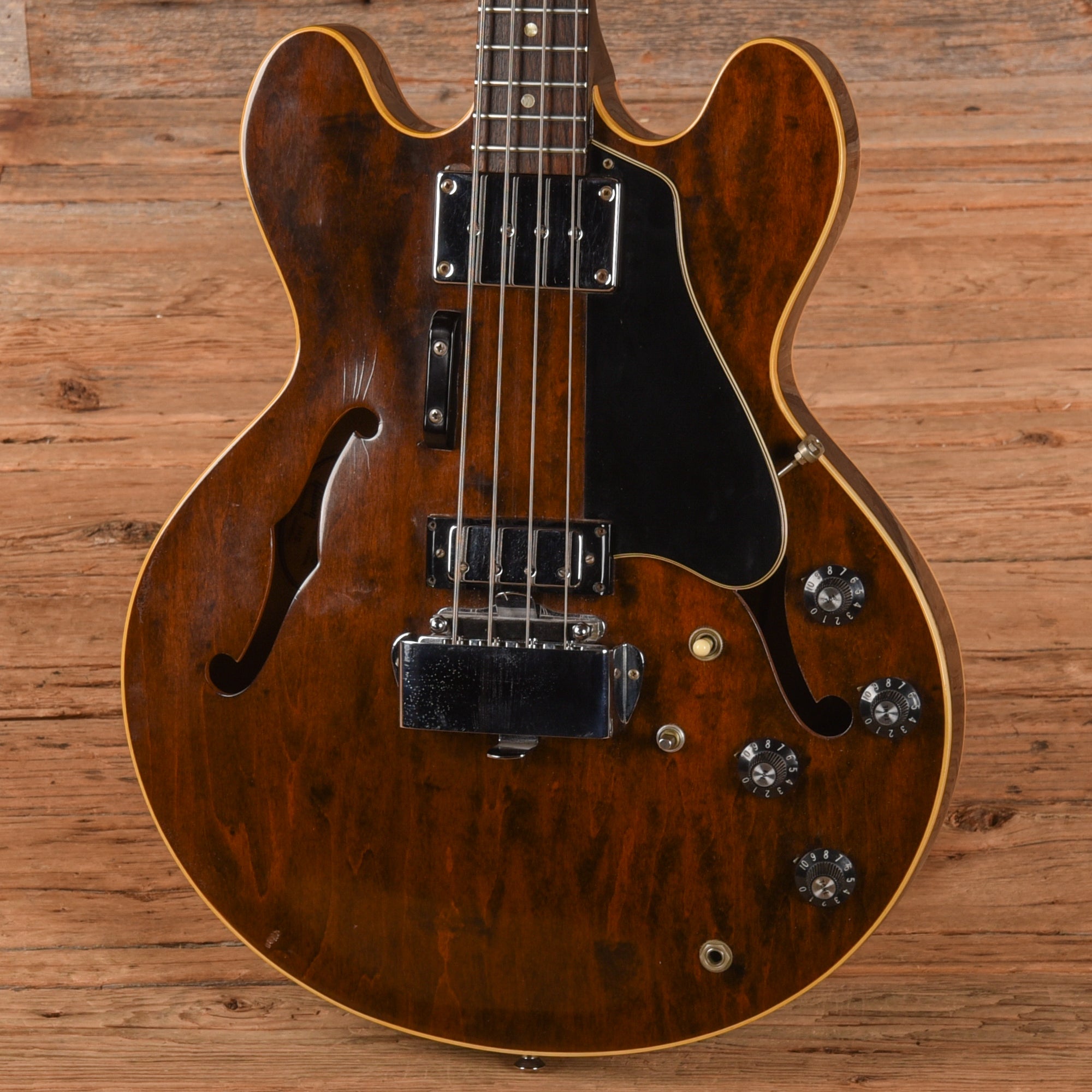 Gibson EB-2 Walnut 1968 Bass Guitars