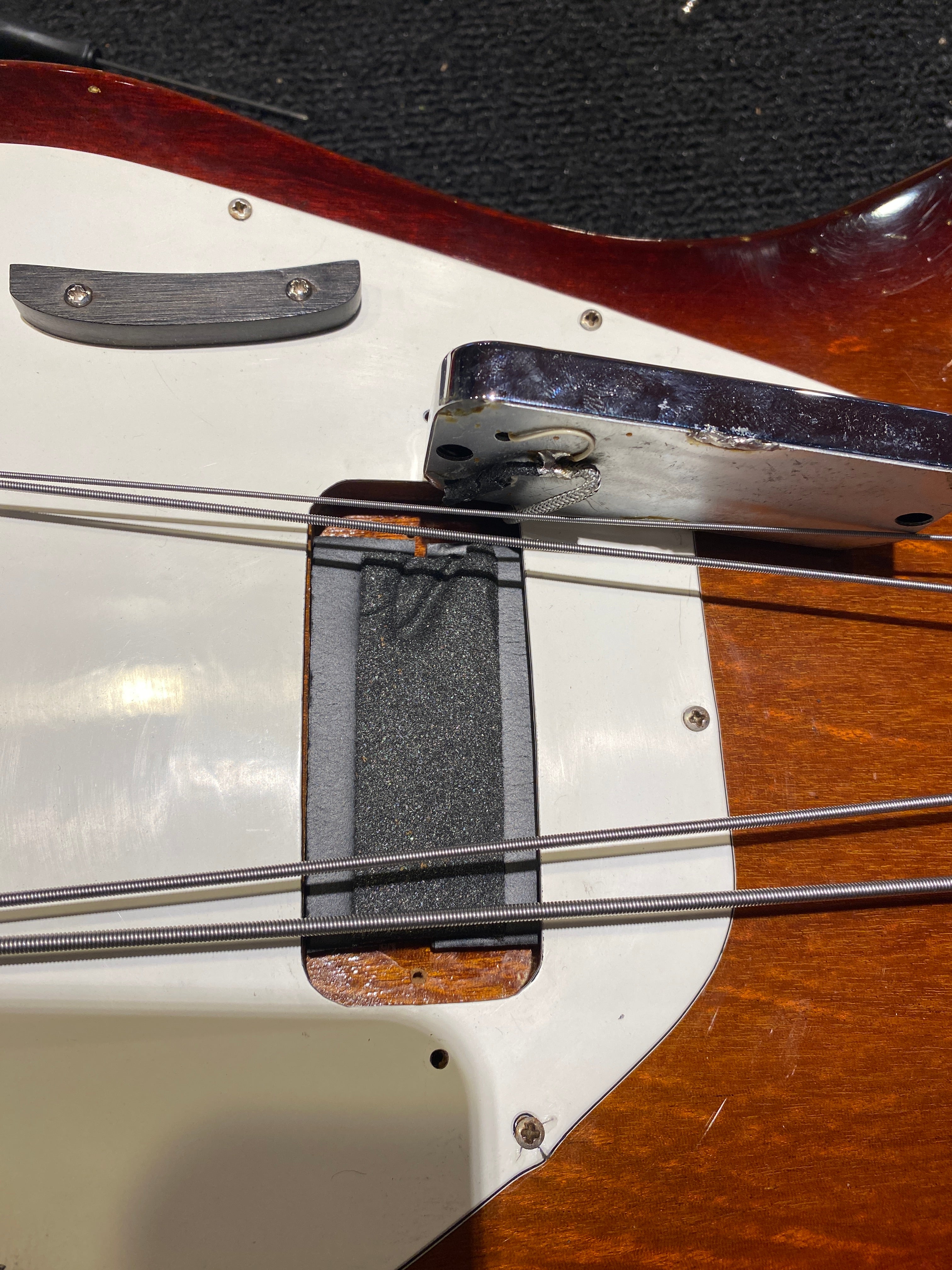 Gibson Thunderbird II Non-Reverse Sunburst 1970 Bass Guitars