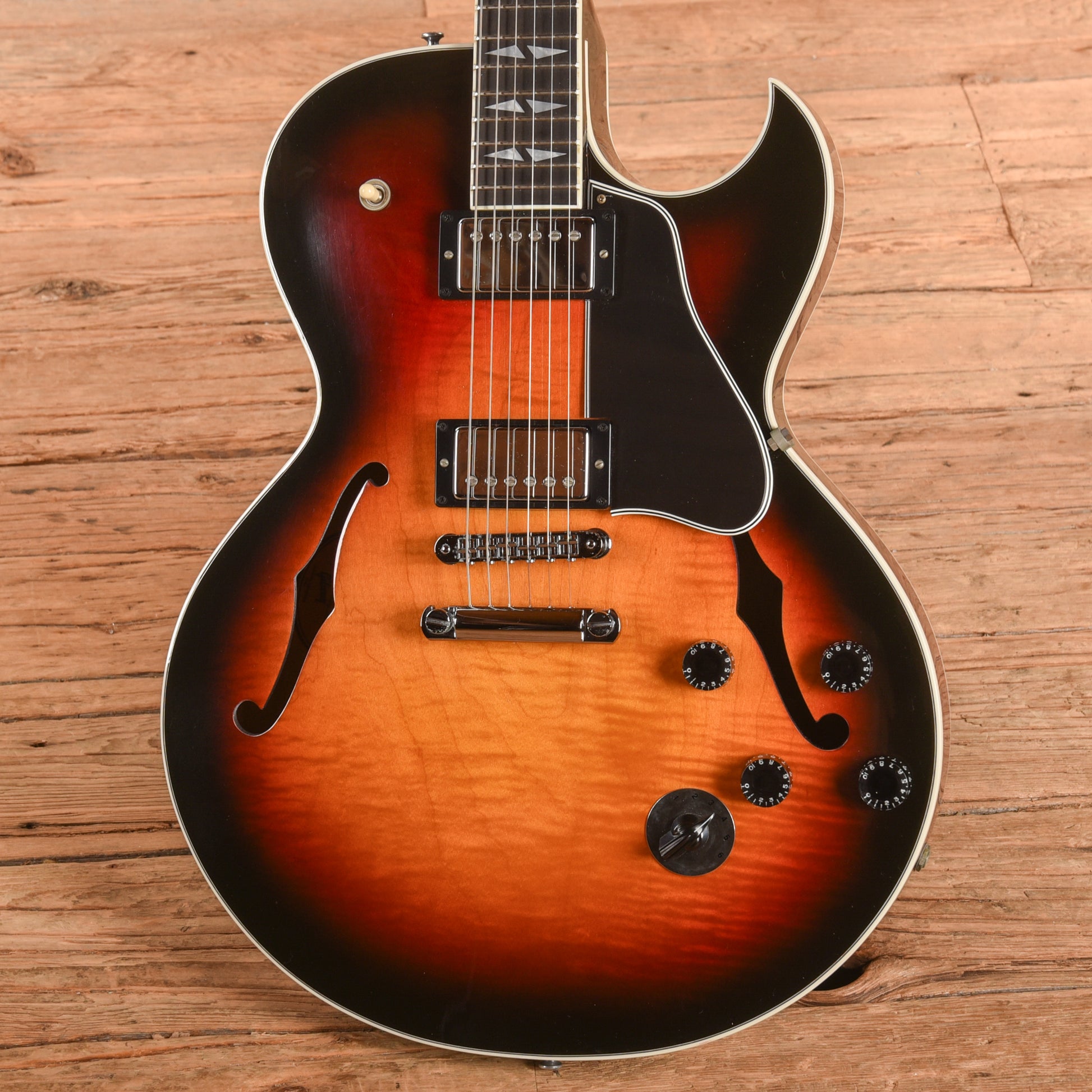 Gibson ES-137 Custom Tri-Burst 2003 Electric Guitars
