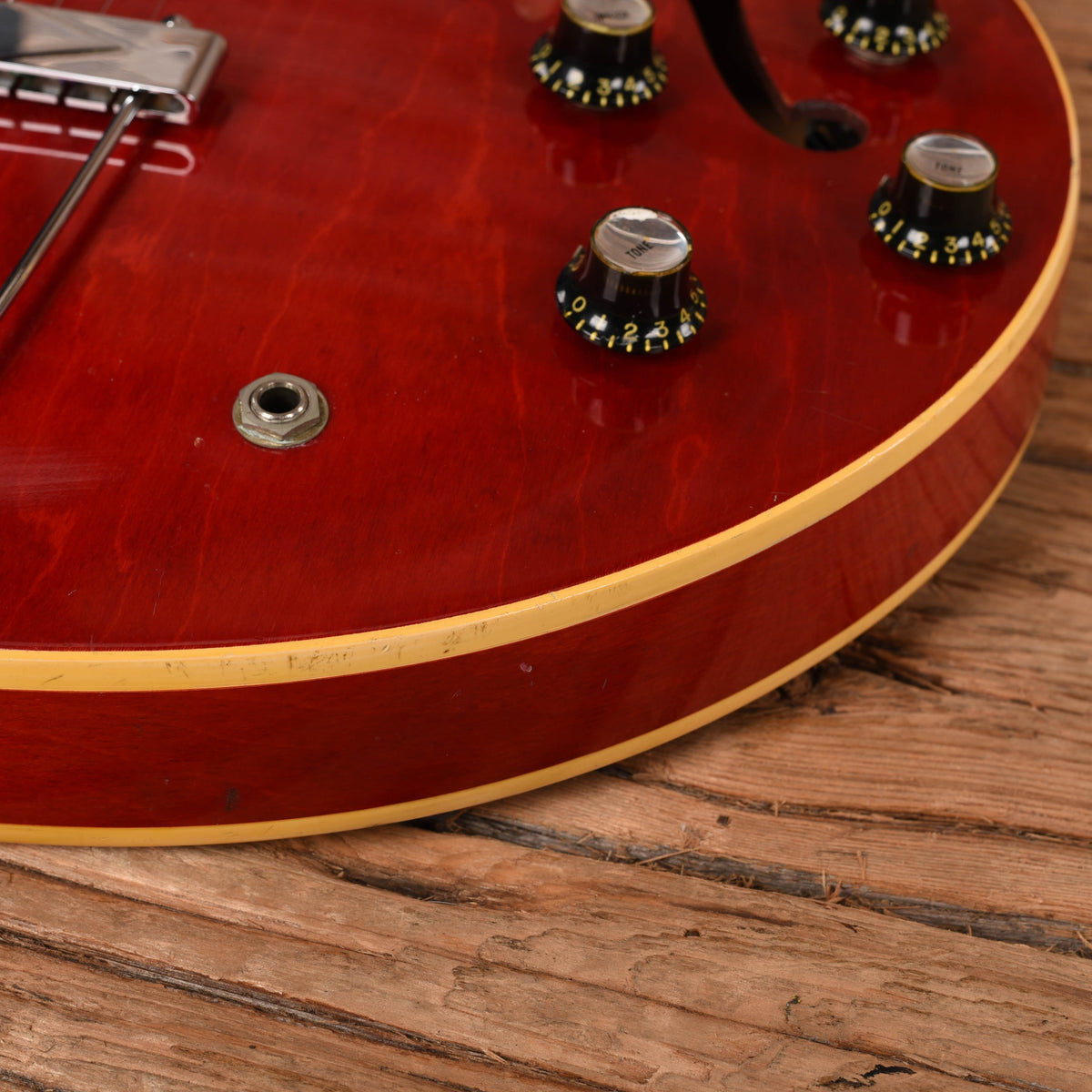 Gibson ES-335 Cherry Red 1969 Electric Guitars