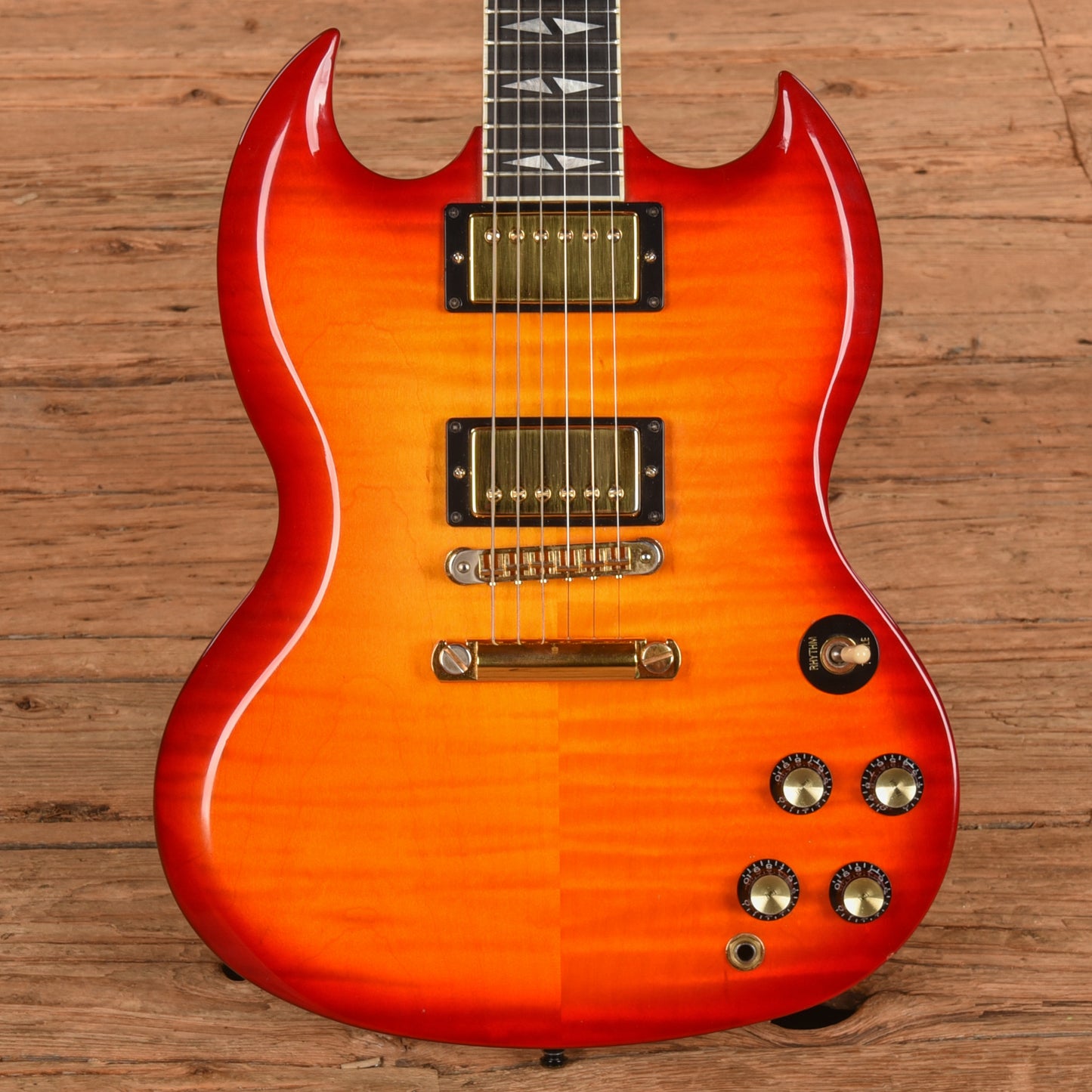 Gibson Gibson SG Supreme (Model SGSURB6A1) Sunburst 2001 Electric Guitars