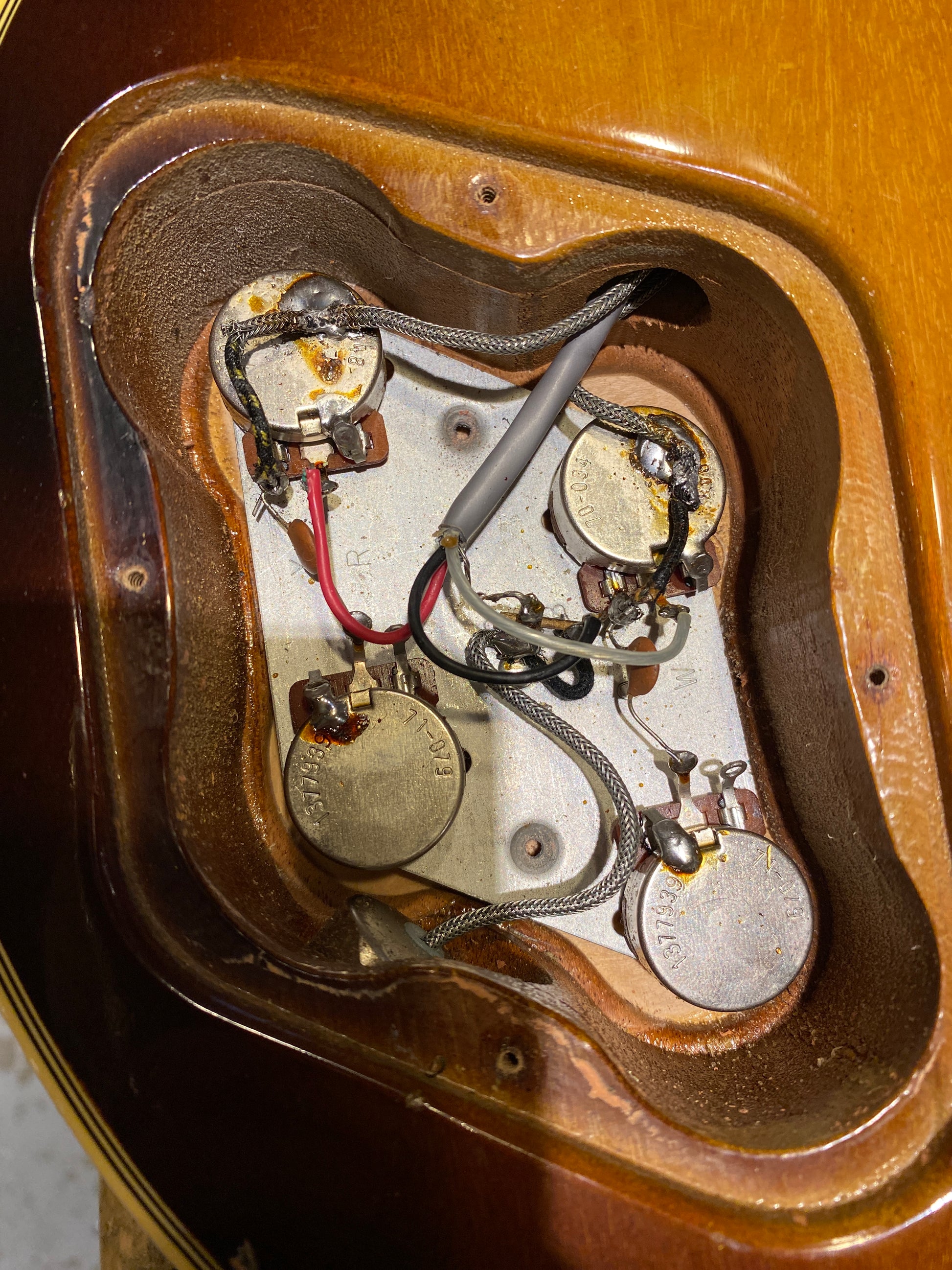 Gibson Les Paul Custom Sunburst 1980 Electric Guitars