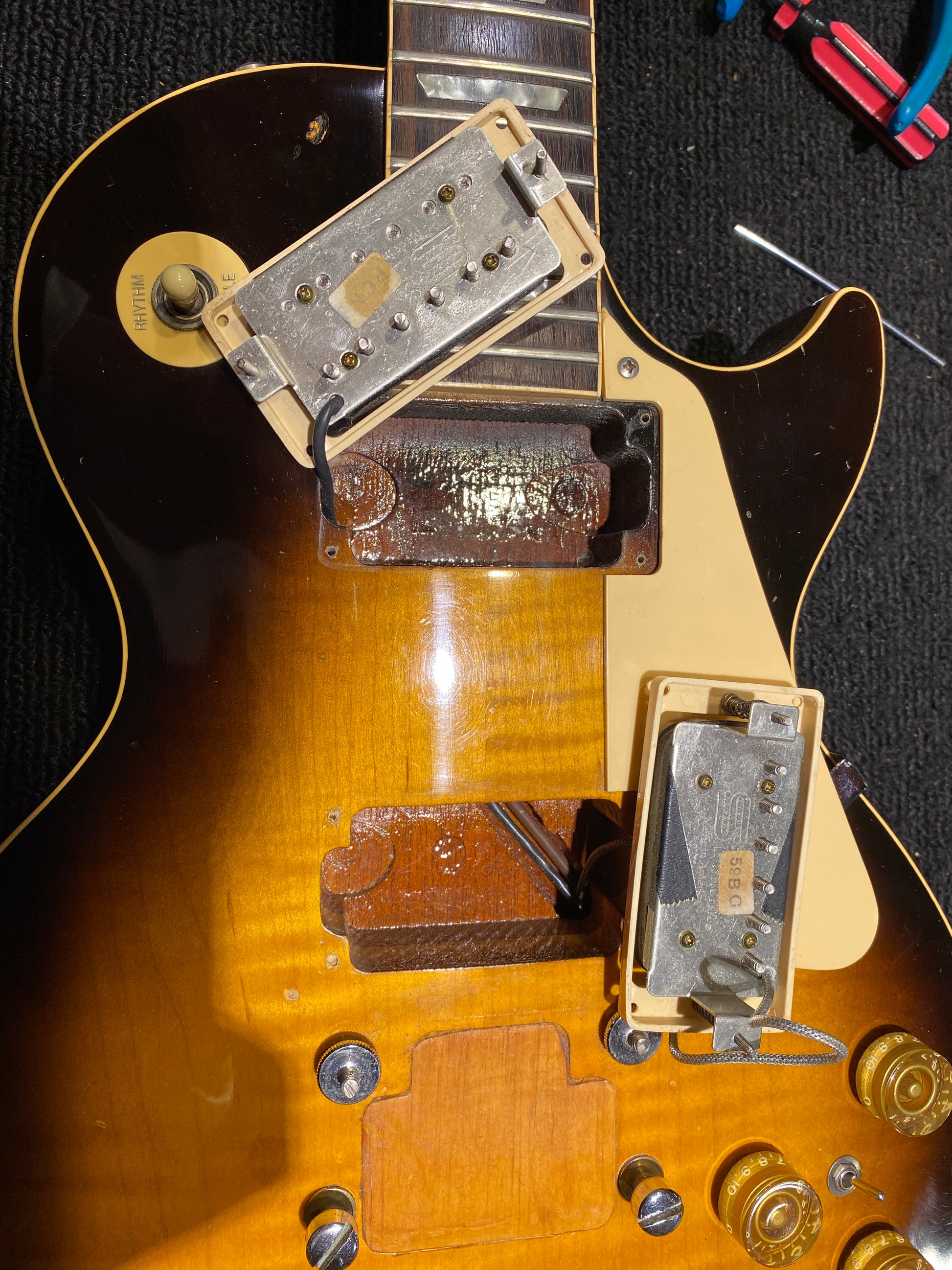 Gibson Les Paul Standard Sunburst 1983 Electric Guitars