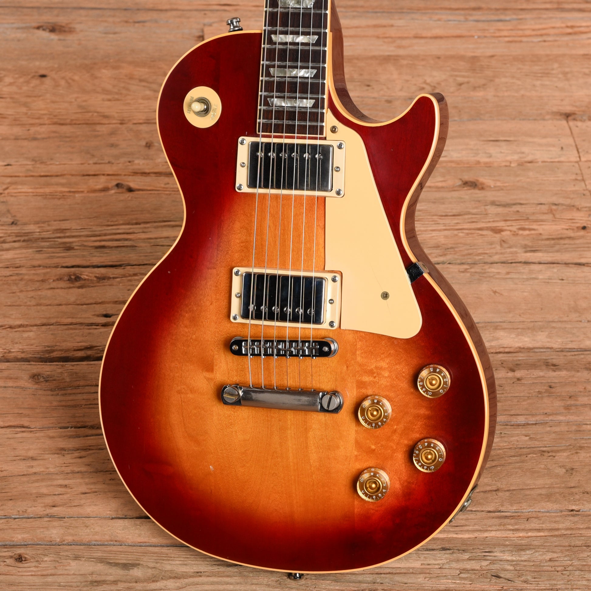 Gibson Les Paul Standard Sunburst 1983 Electric Guitars