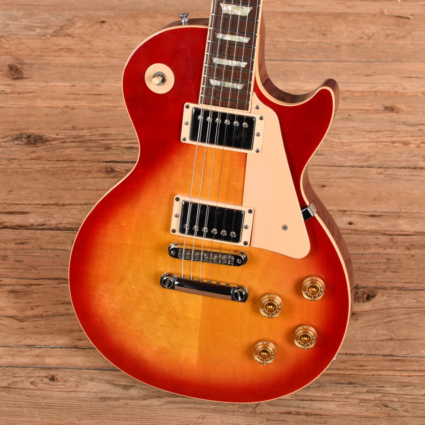 Gibson Les Paul Standard Sunburst 2001 Electric Guitars