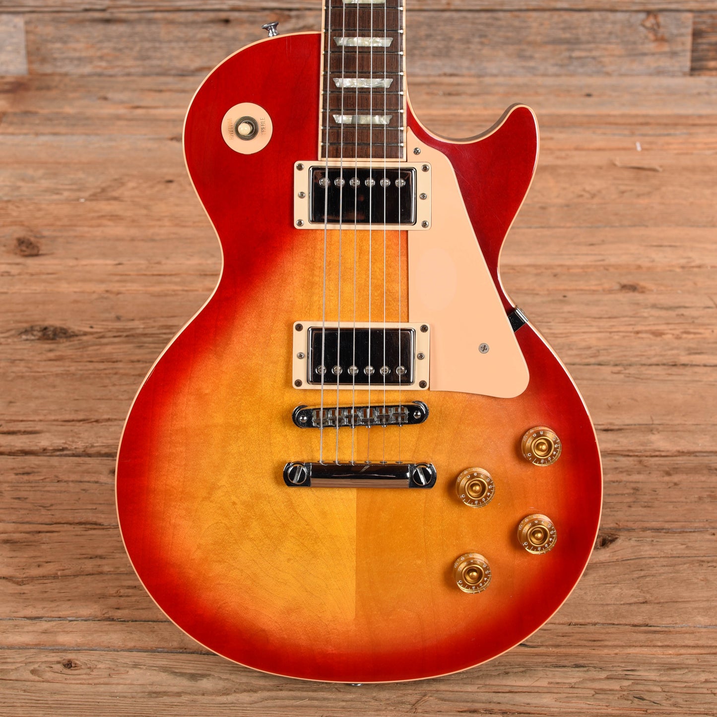 Gibson Les Paul Standard Sunburst 2001 Electric Guitars
