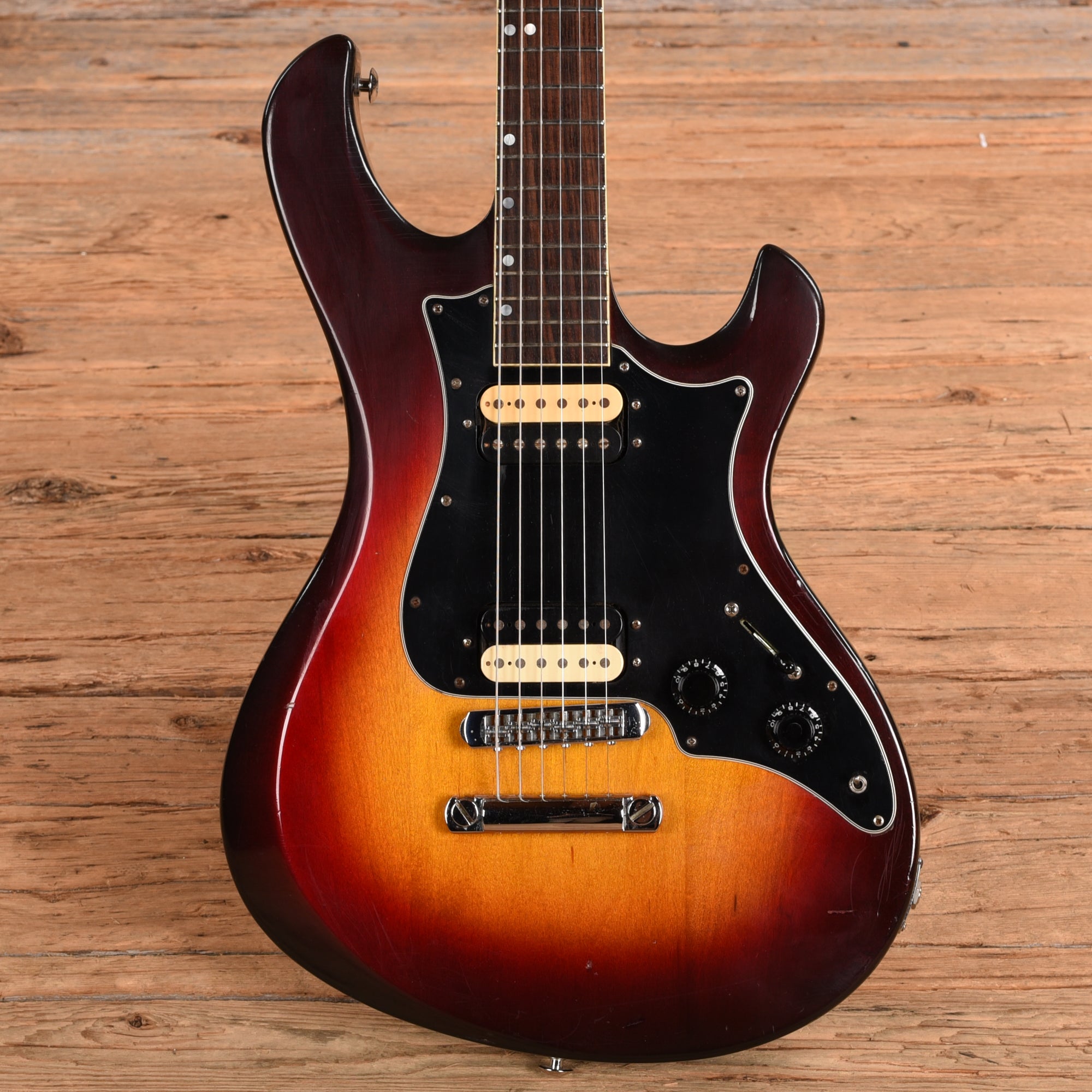 Gibson Victory MV2 CM Sunburst 1981 Electric Guitars