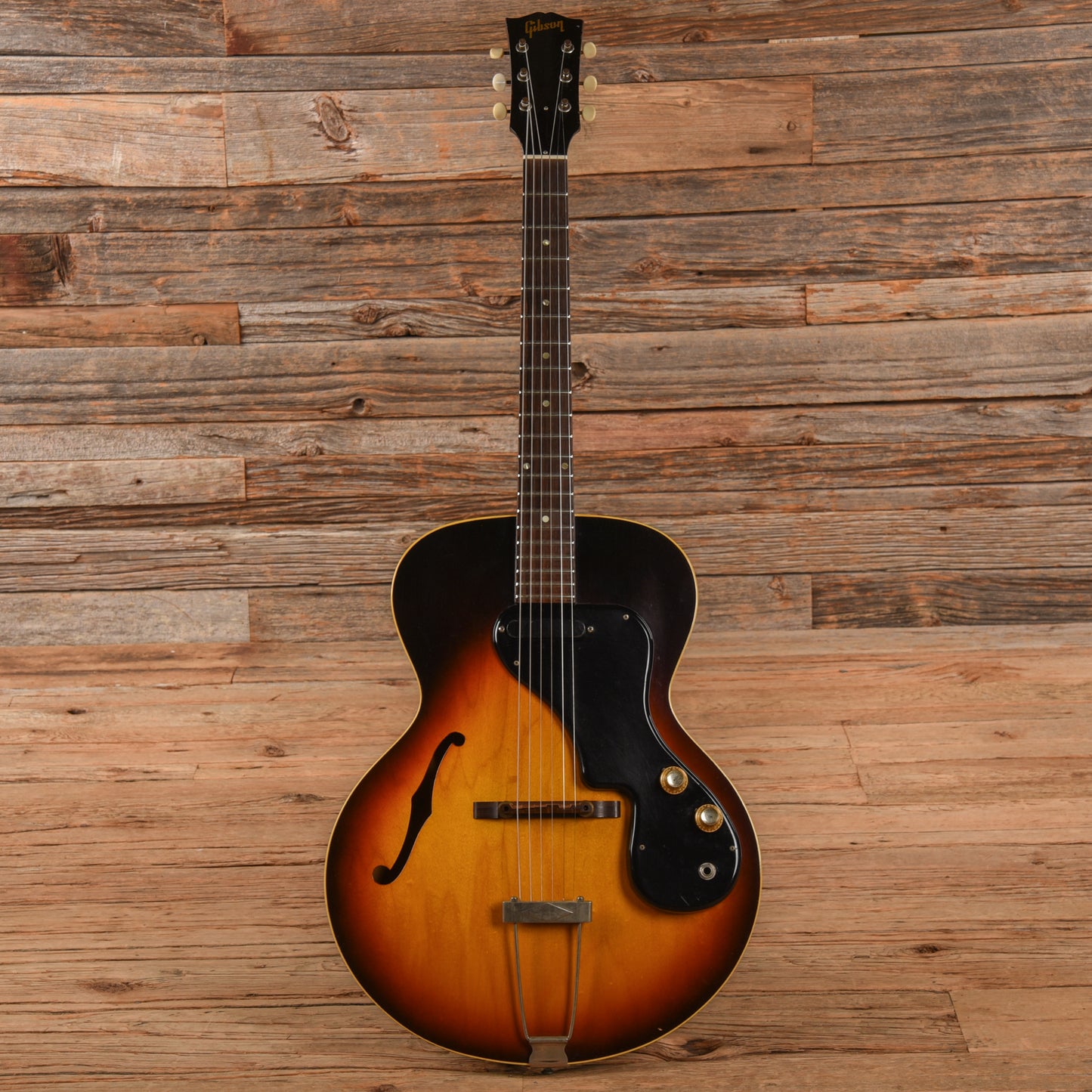 Gibson ES-120T Sunburst 1964 Electric Guitars / Hollow Body