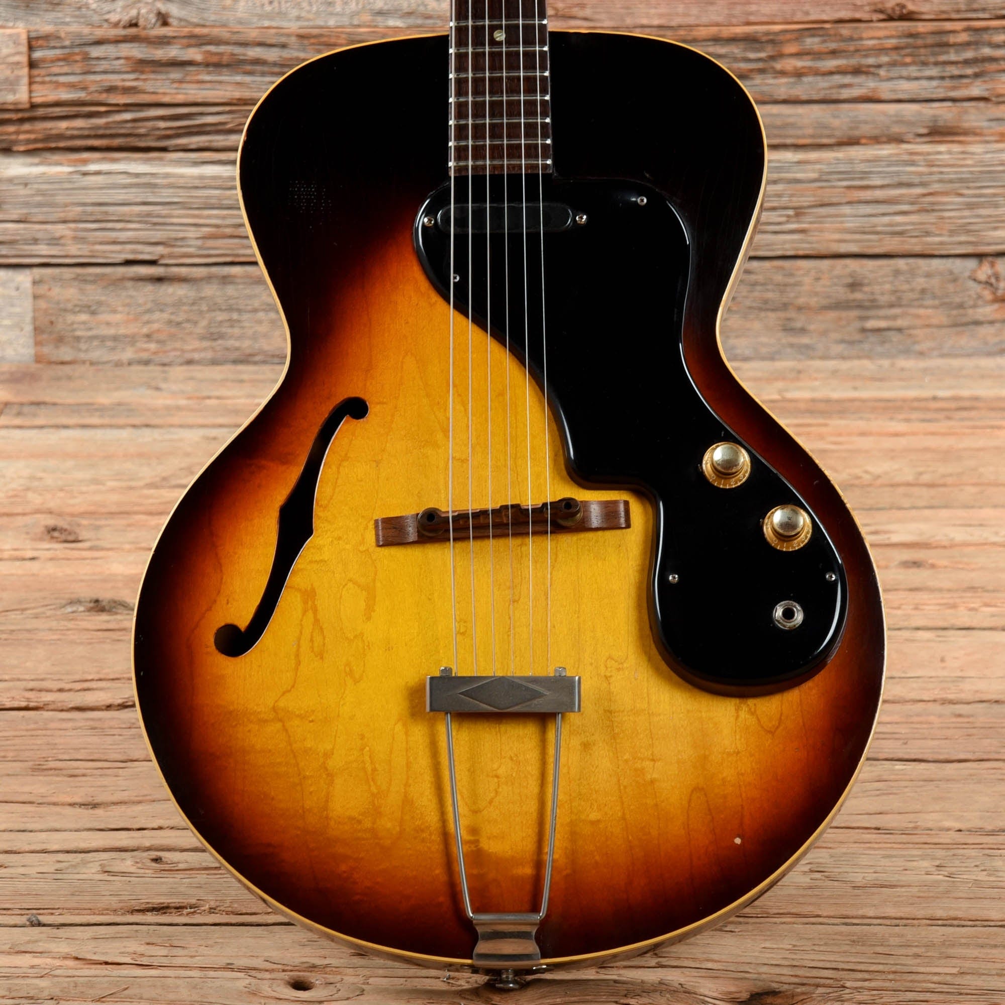 Gibson ES-120T Sunburst 1964 Electric Guitars / Hollow Body